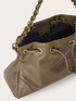 Beuteltasche mit Kordelzug und Kettenhenkel image number 3
