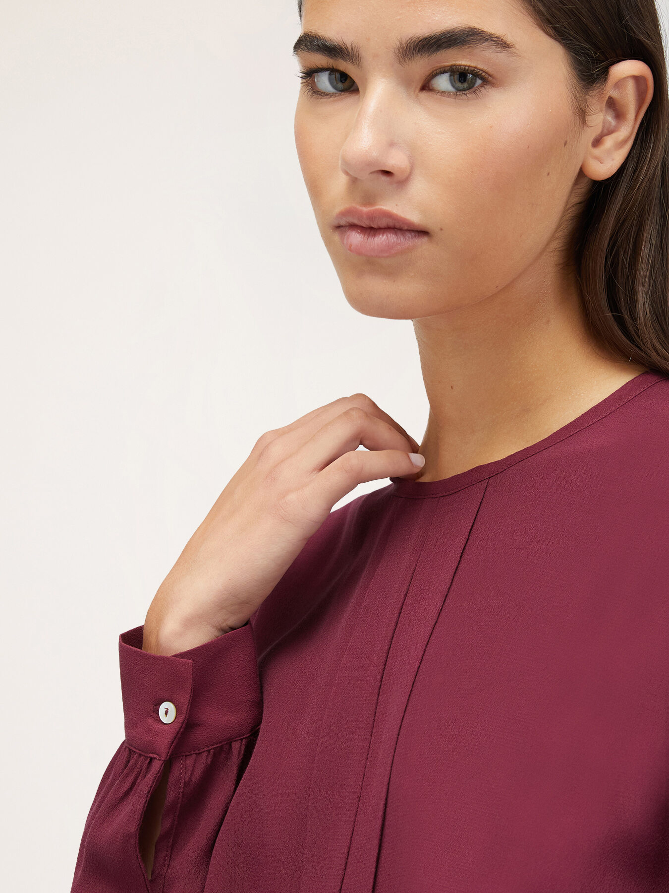 Floaty blouse with pleat image number 2
