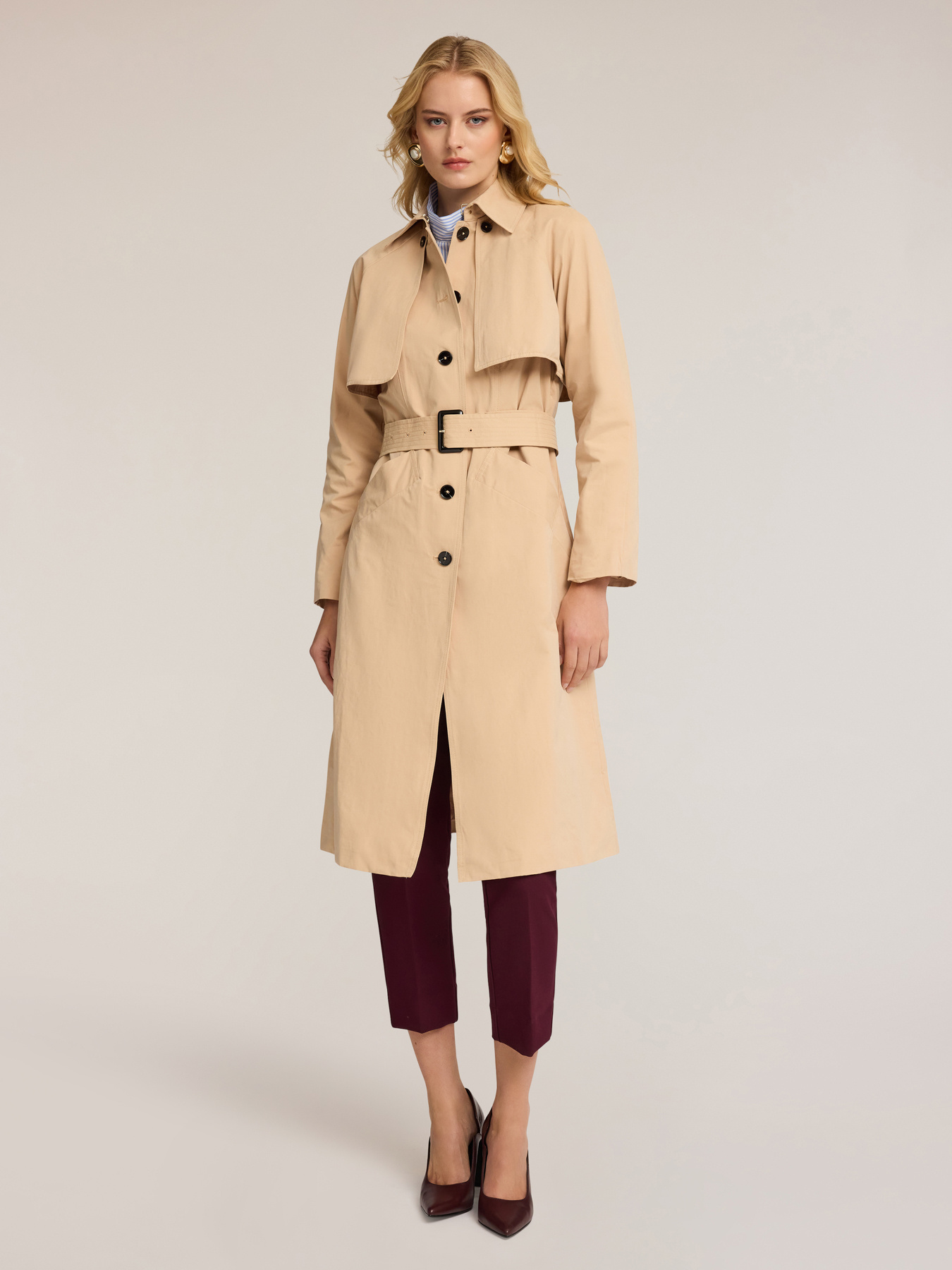 Technical fabric trench coat with removable sleeves image number 2