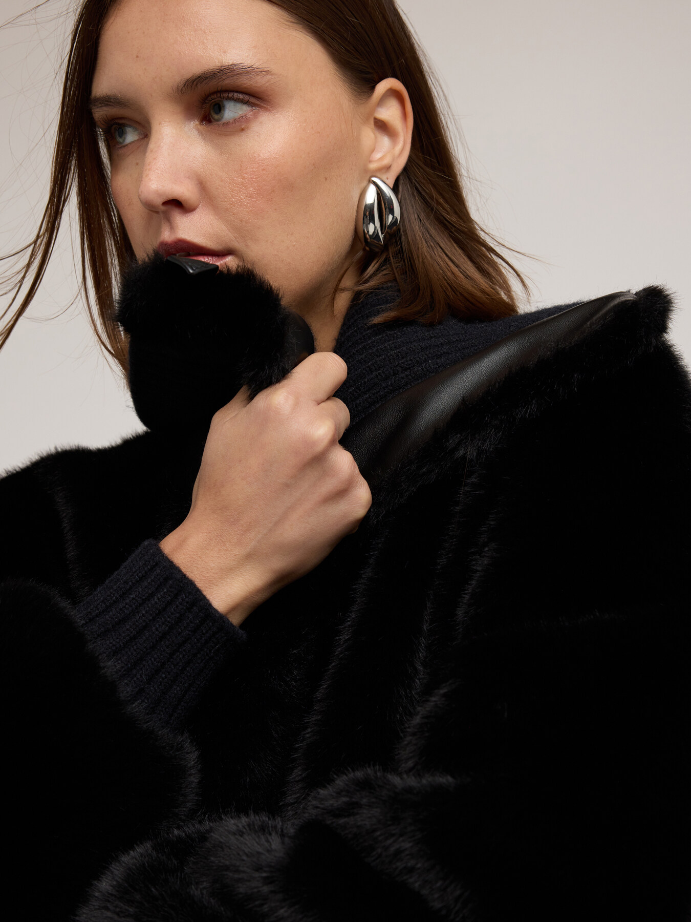 Giubbotto effetto teddy con collo alto image number 3