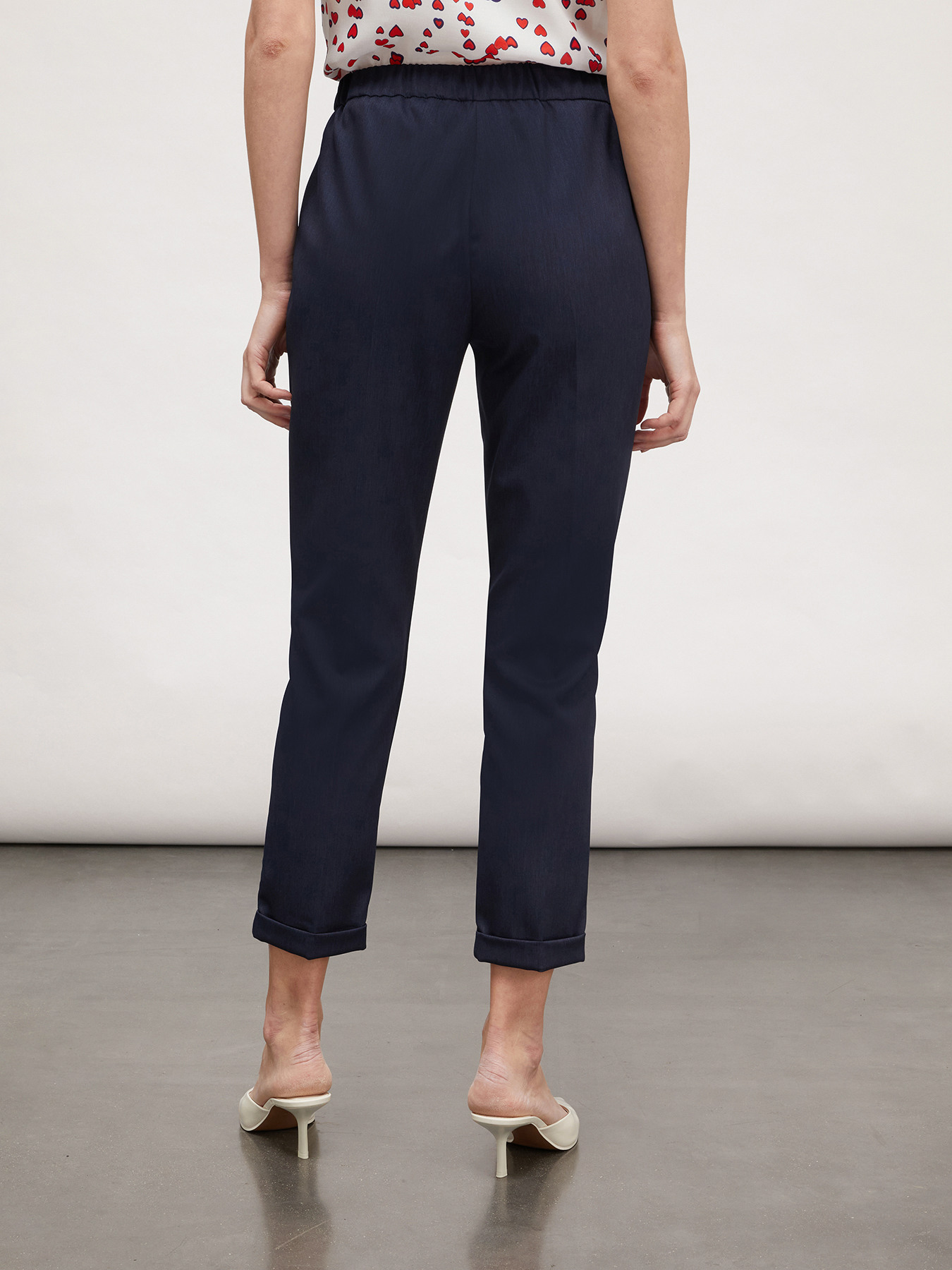 Regular turn-up trousers image number 1