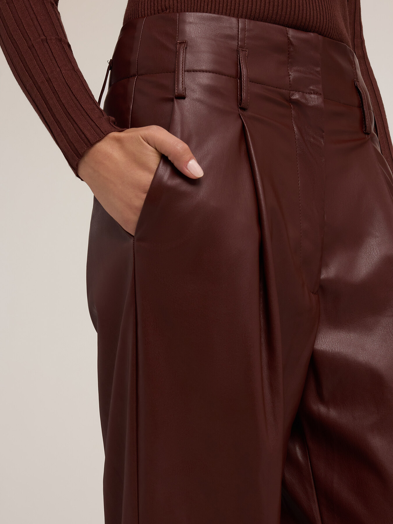 Pleated trousers in coated fabric image number 3