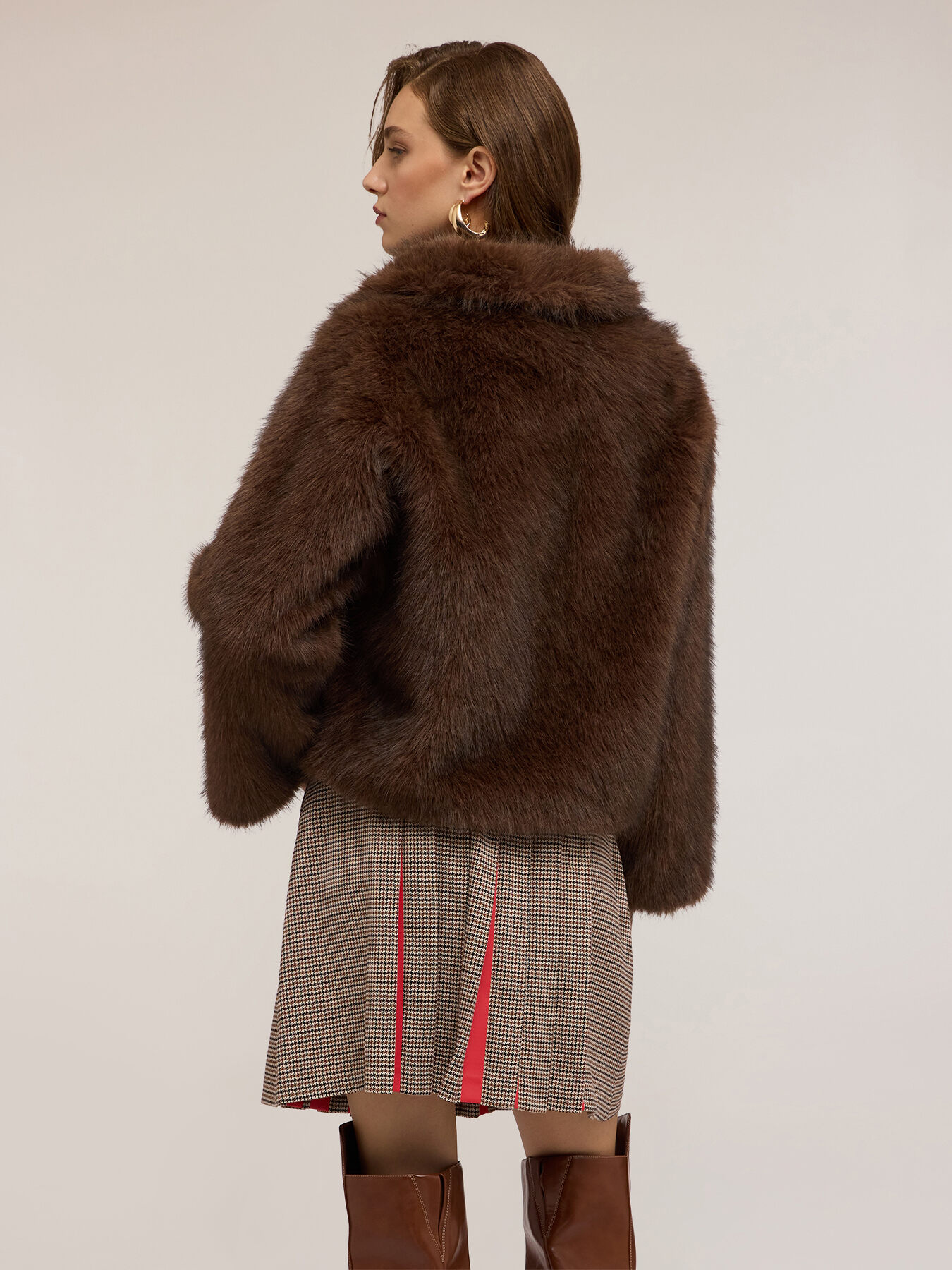 Short jacket with high collar image number 1