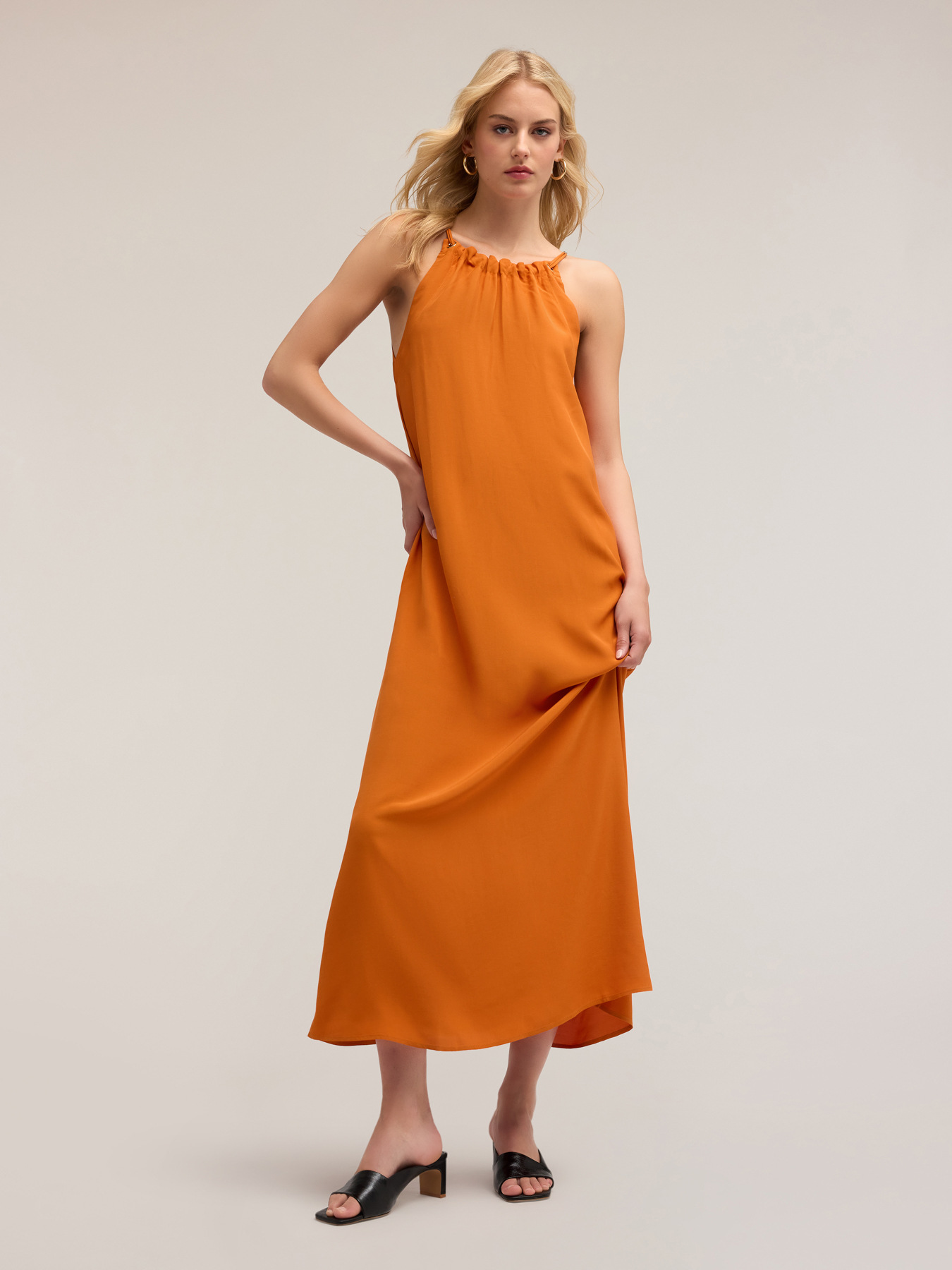 Weich fallendes langes Kleid mit &Ouml;sen image number 0