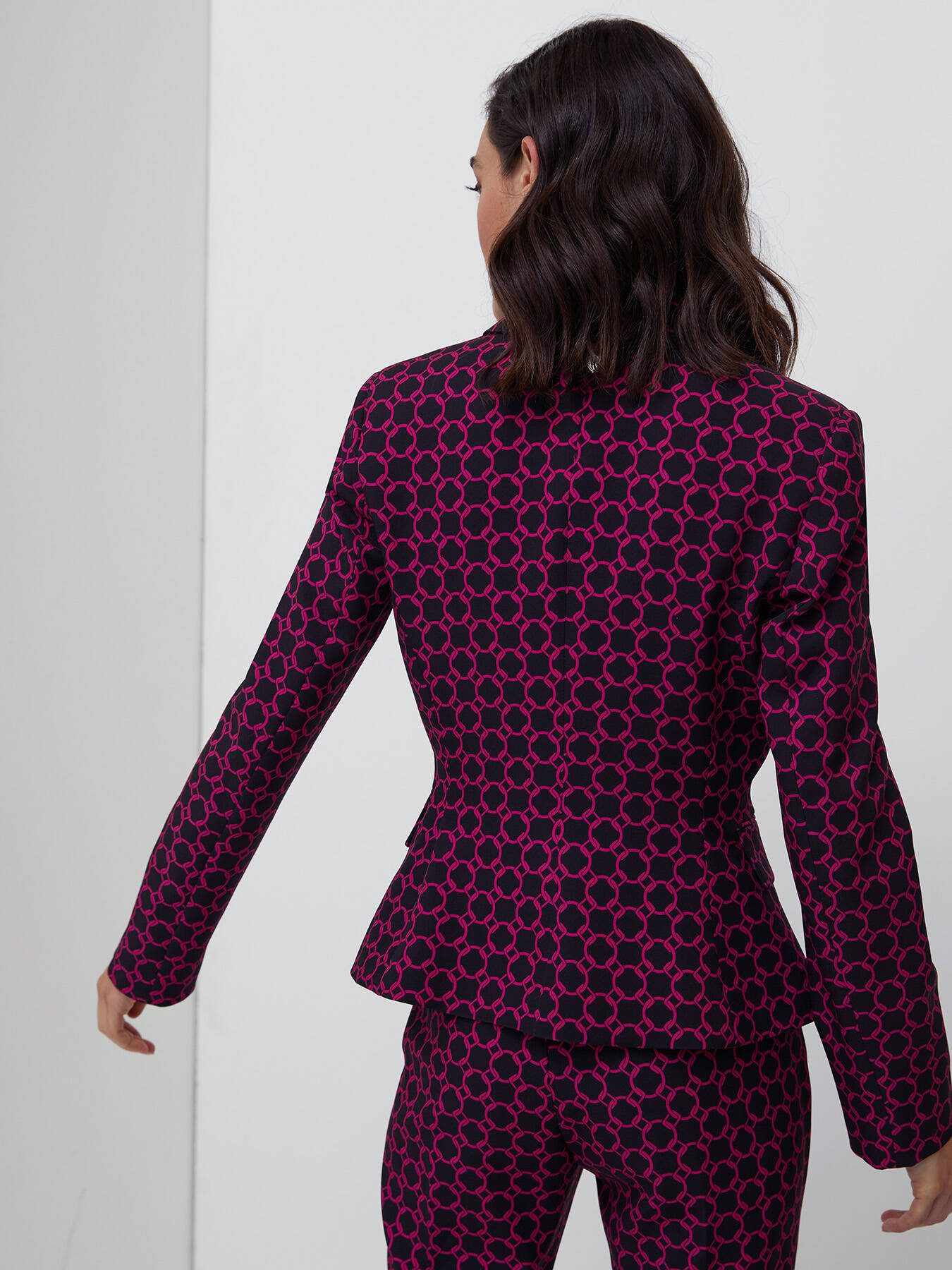 Chain pattern technical fabric blazer image number 2