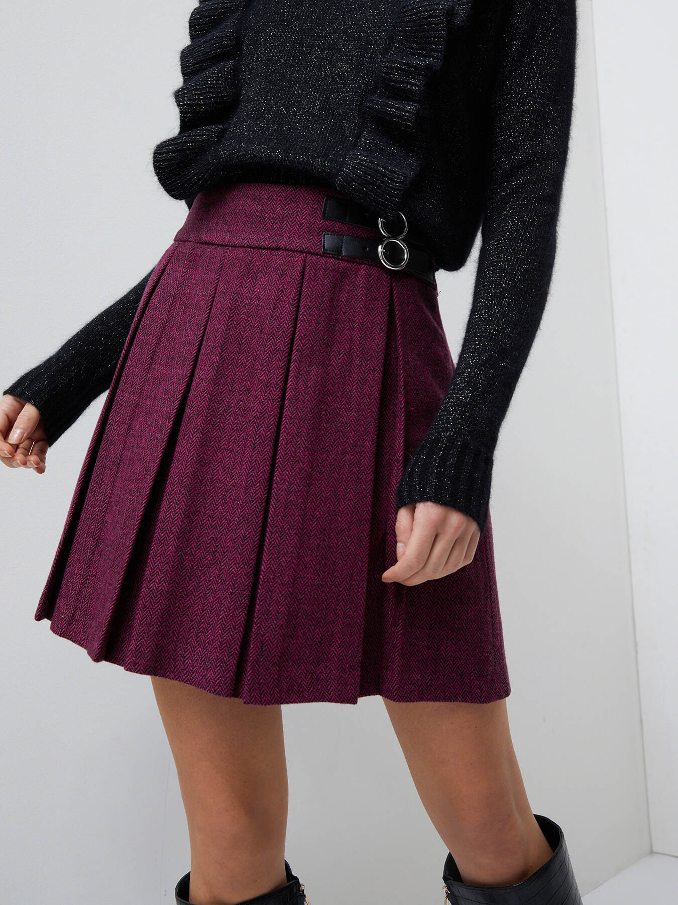Herringbone short skirt image number 2