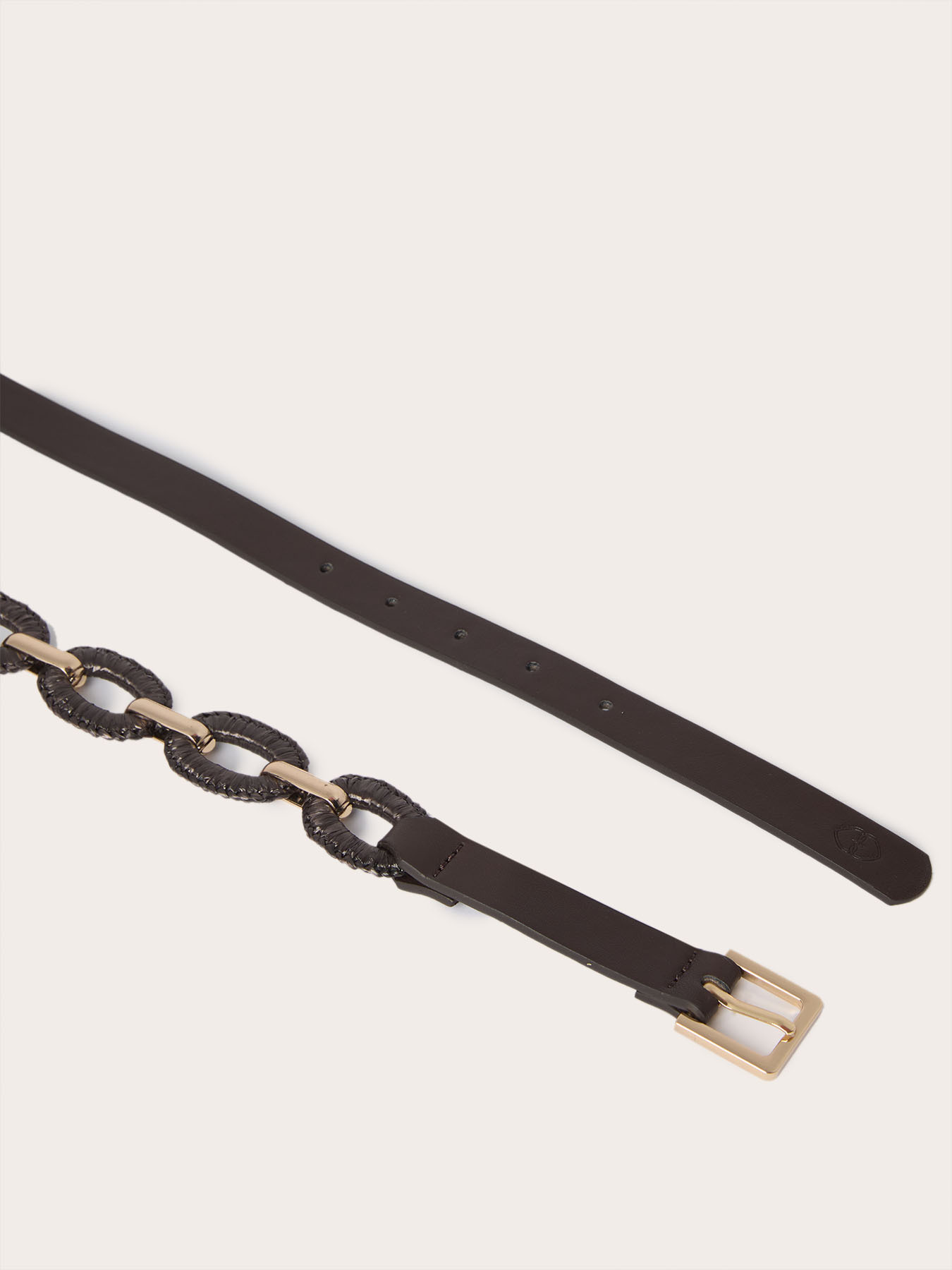 Belt with chain and golden metal buckle image number 2