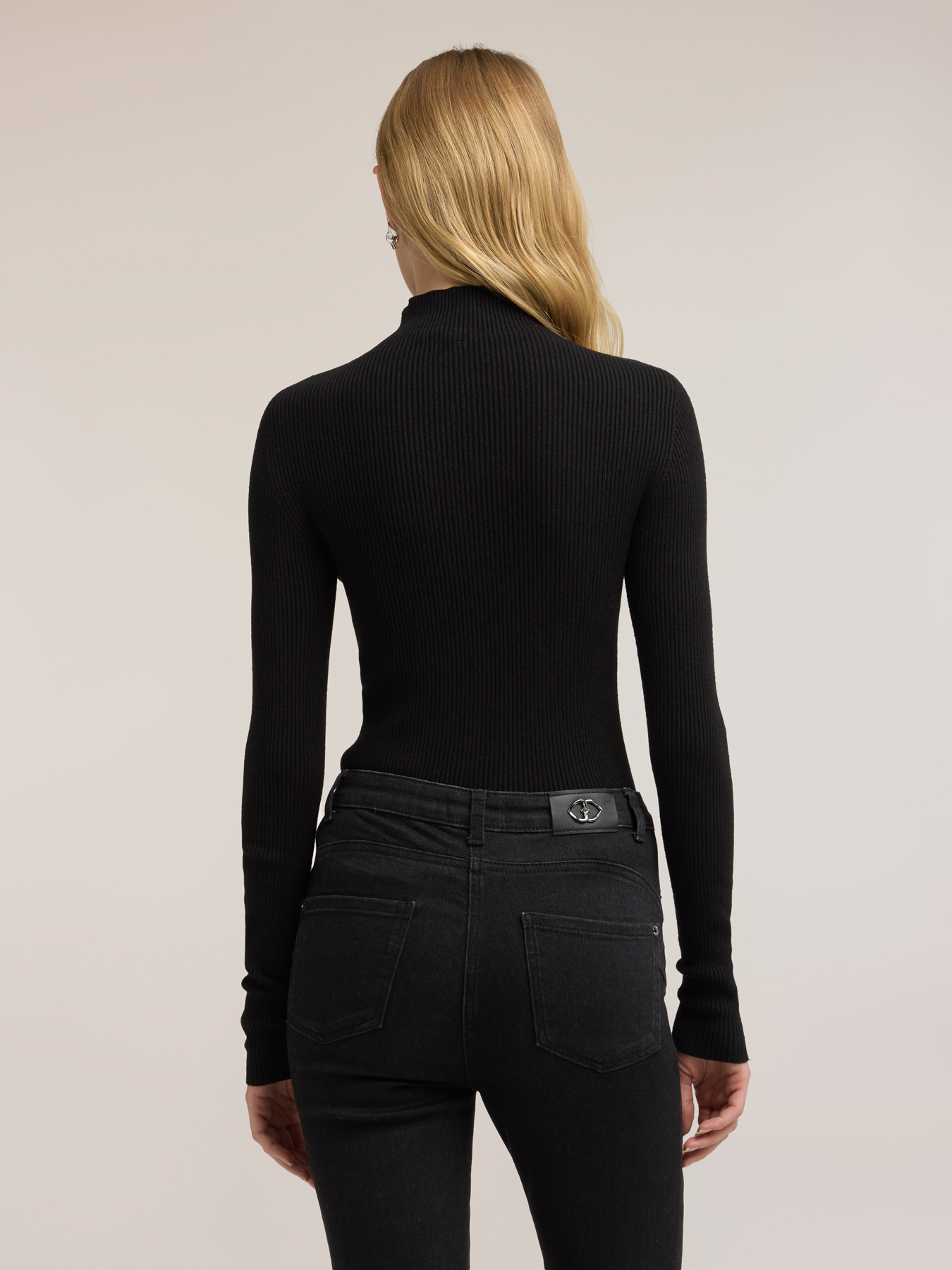 Gerippter Rollkragenpullover aus Viskose image number 1