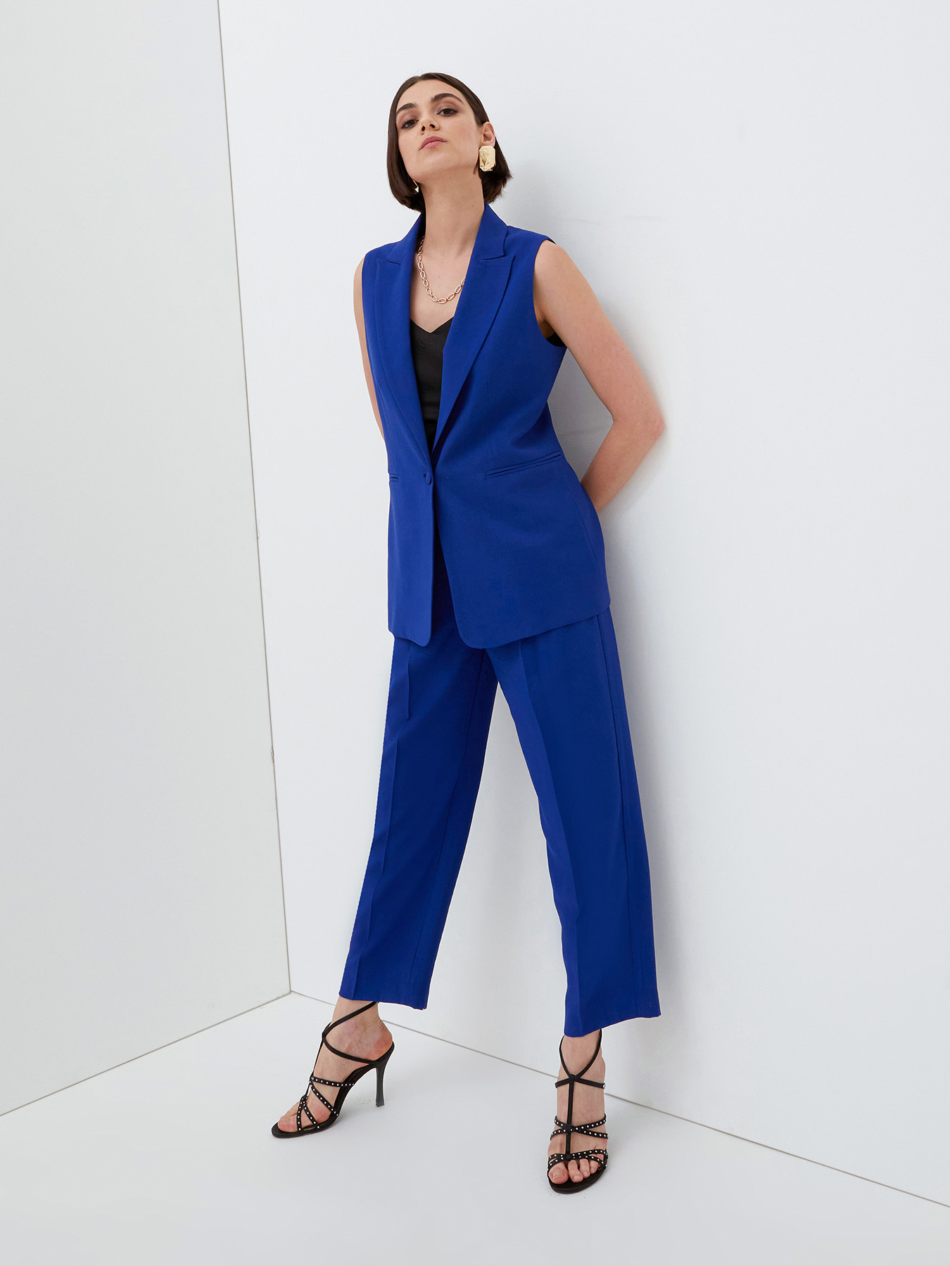 Stovepipe trousers with crease image number 2