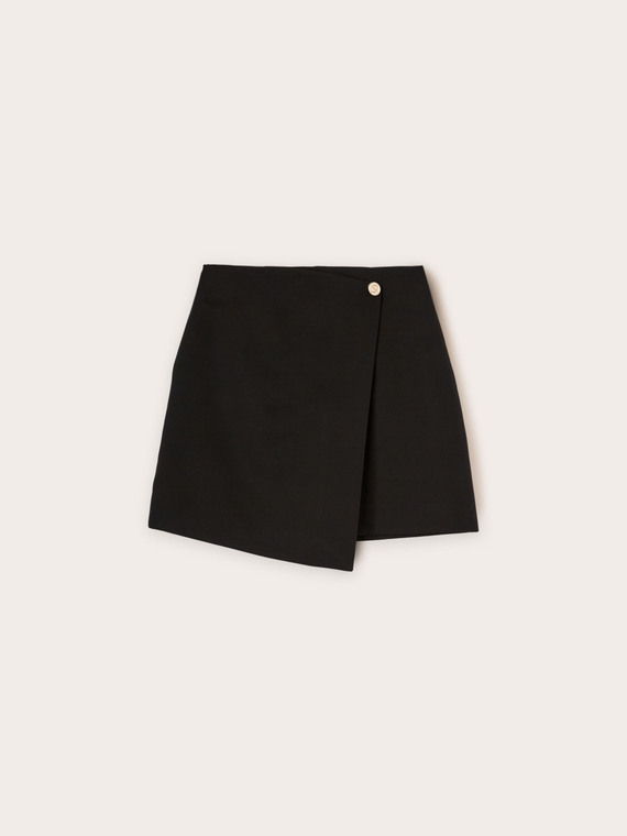 Short wrap skirt