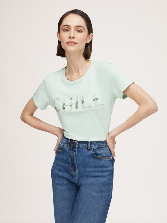 T-shirt written with embroidered stones