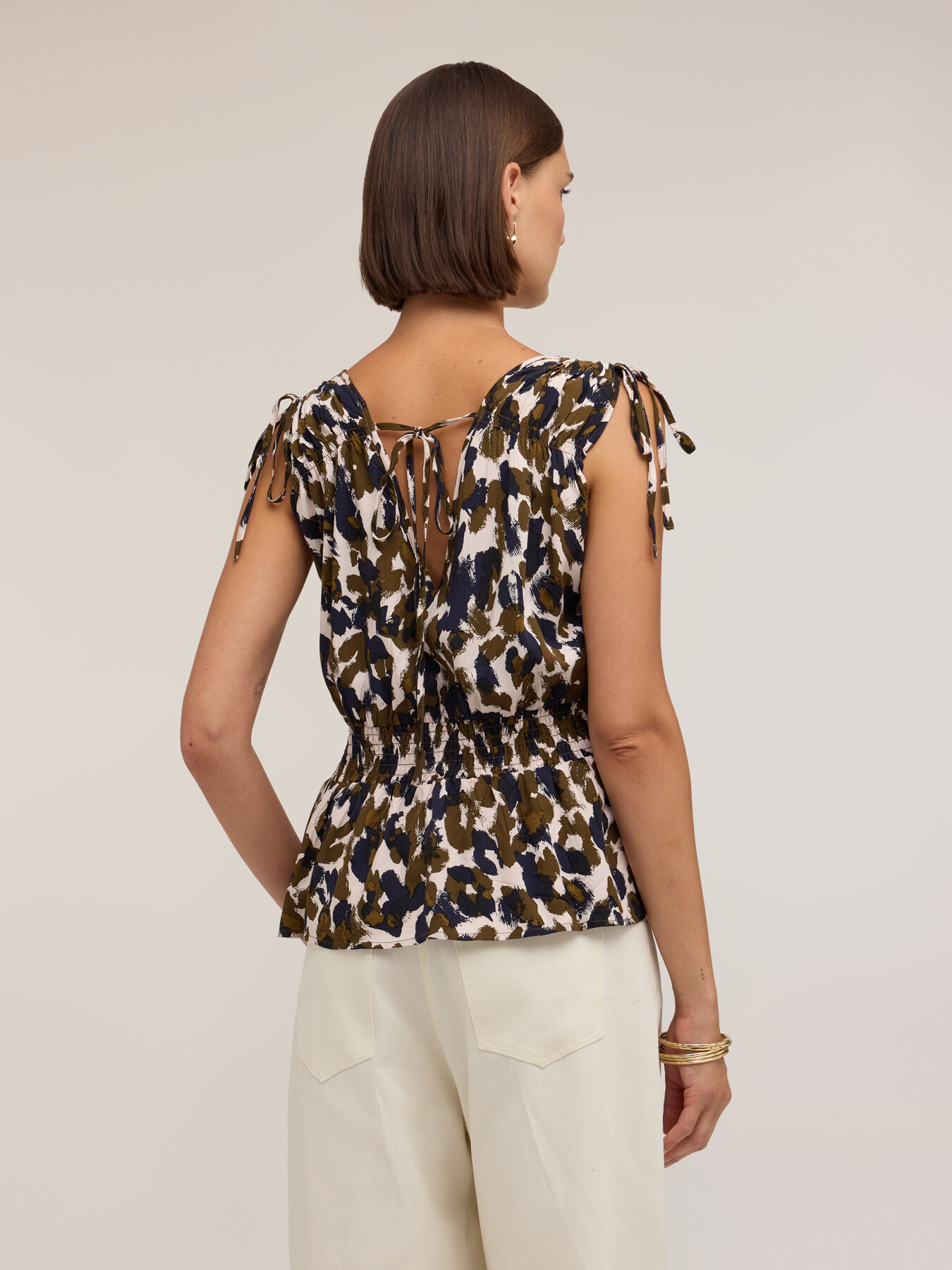Blusa de viscosa con estampado y drapeado image number 1