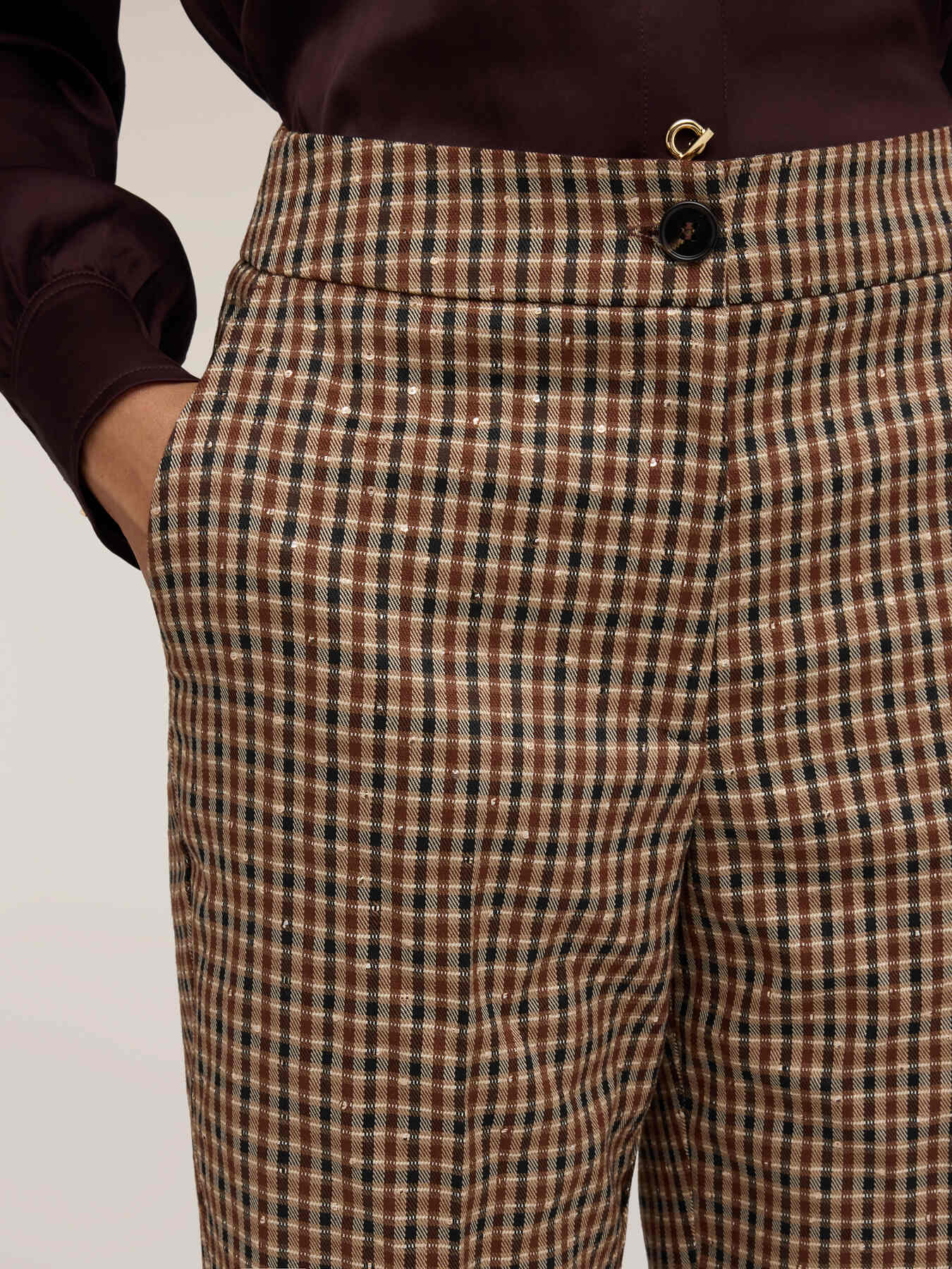 Pantalones cropped de estampado de cuadros con l&uacute;rex image number 3