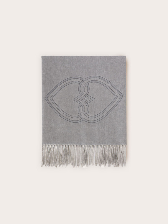 Scarf with embroidery and fringes