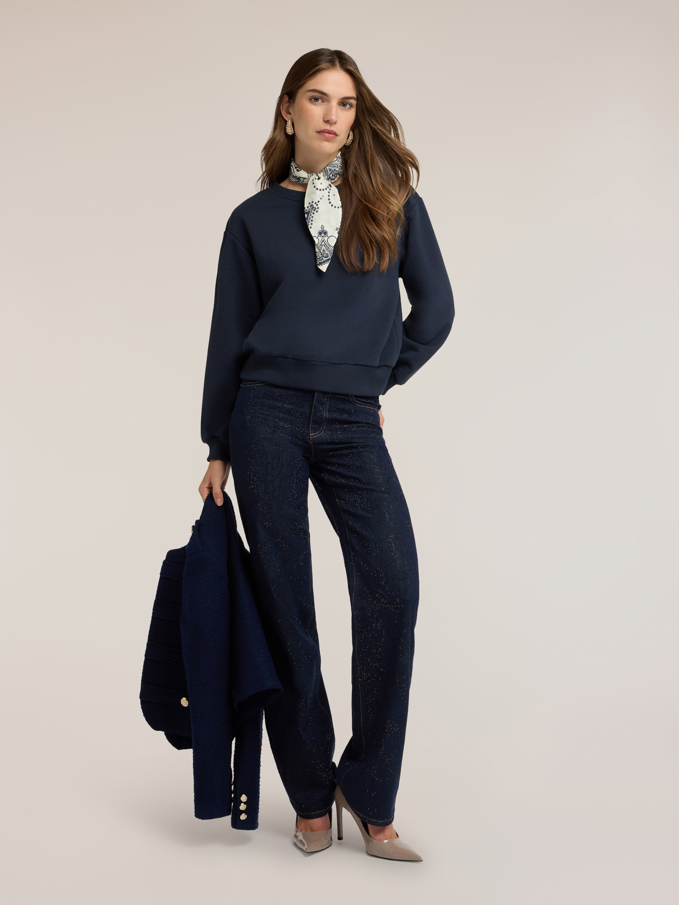 Closed sweatshirt with neck scarf image number 2