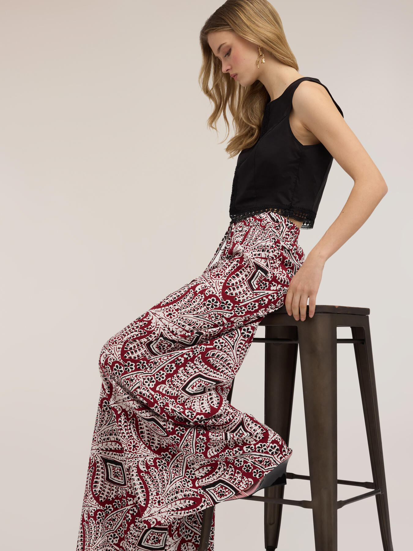 Palazzo pants with print image number 3