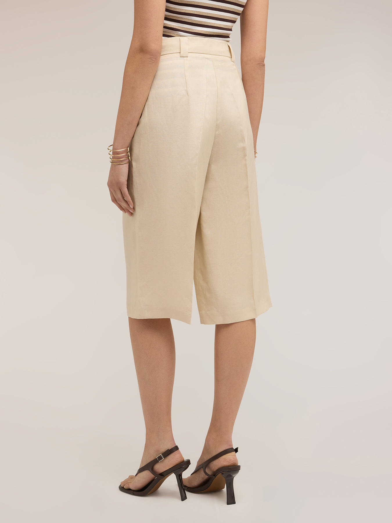 Linen lyocell blend Bermuda shorts image number 1