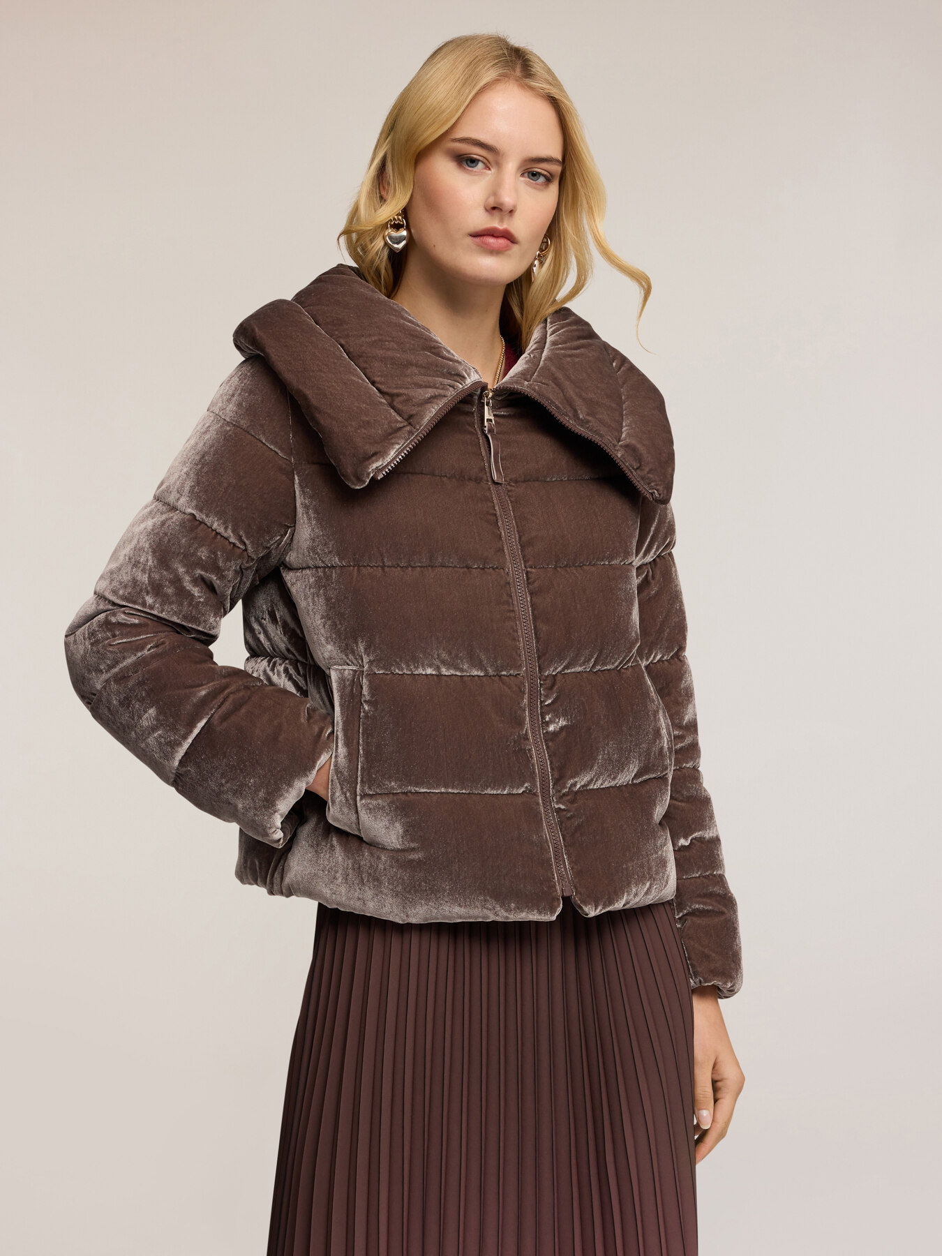 Schwere Steppjacke aus gestepptem Samt image number 3