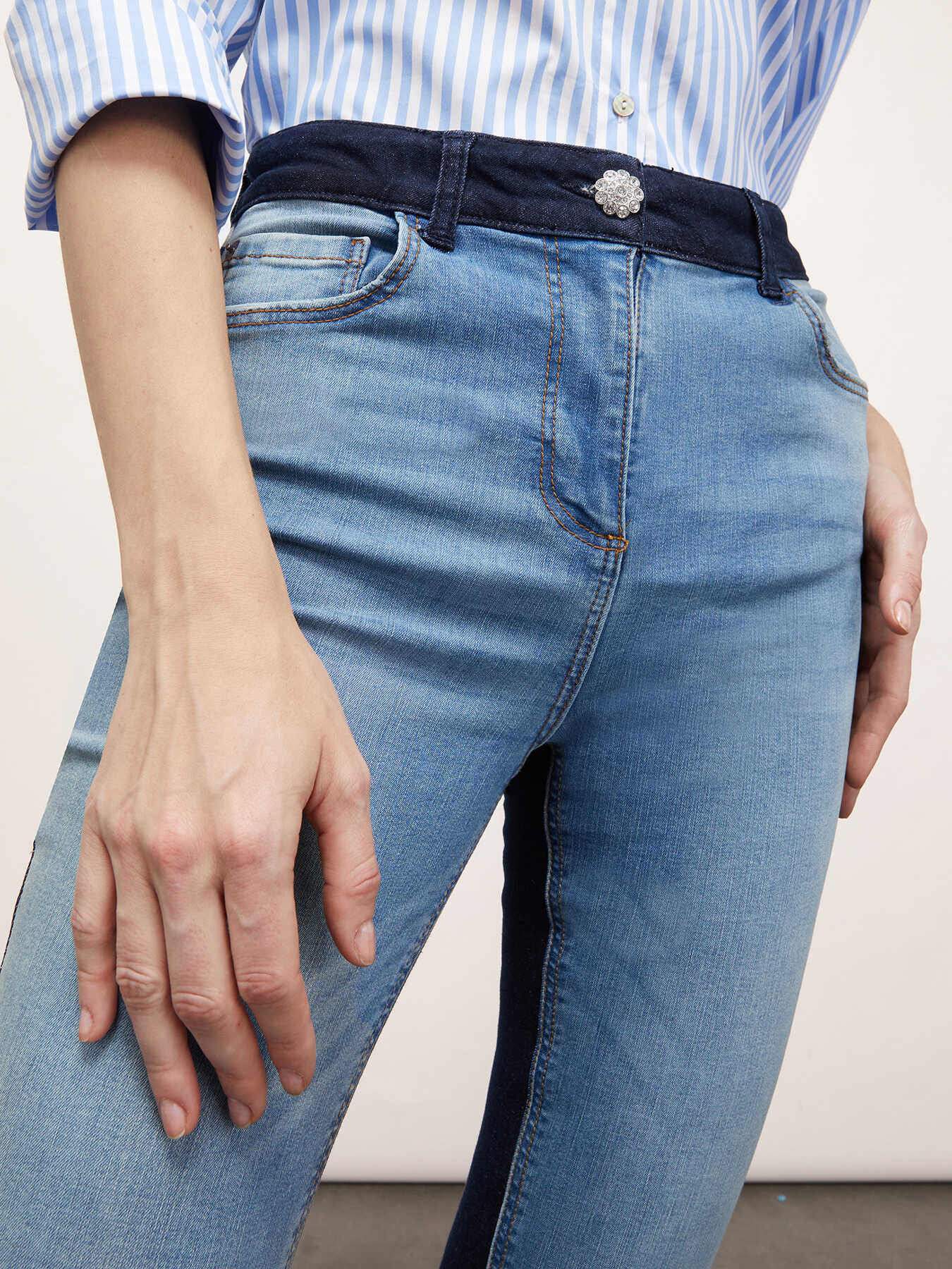 UPCYCLING patchwork skinny jeans image number 2