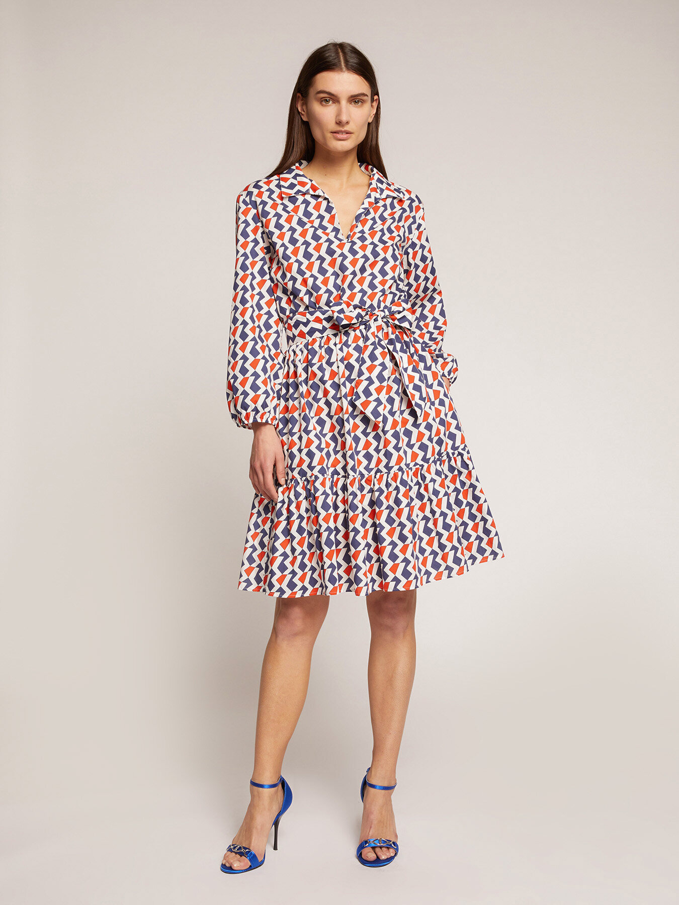 Kleid mit kleinem Kragen, geometrisches Muster image number 0