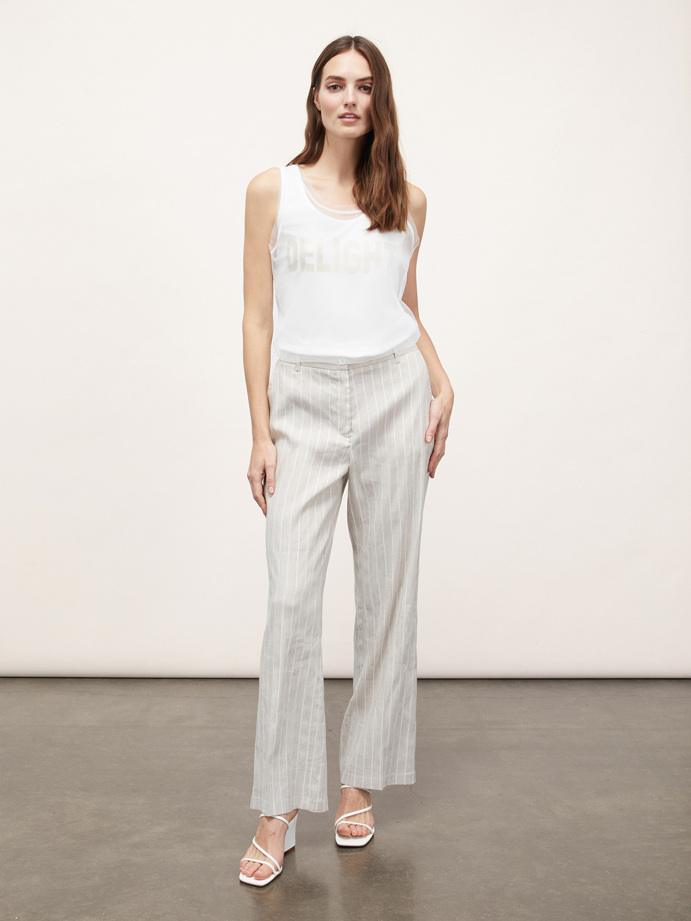 Top con scritta combinata con tulle image number 3