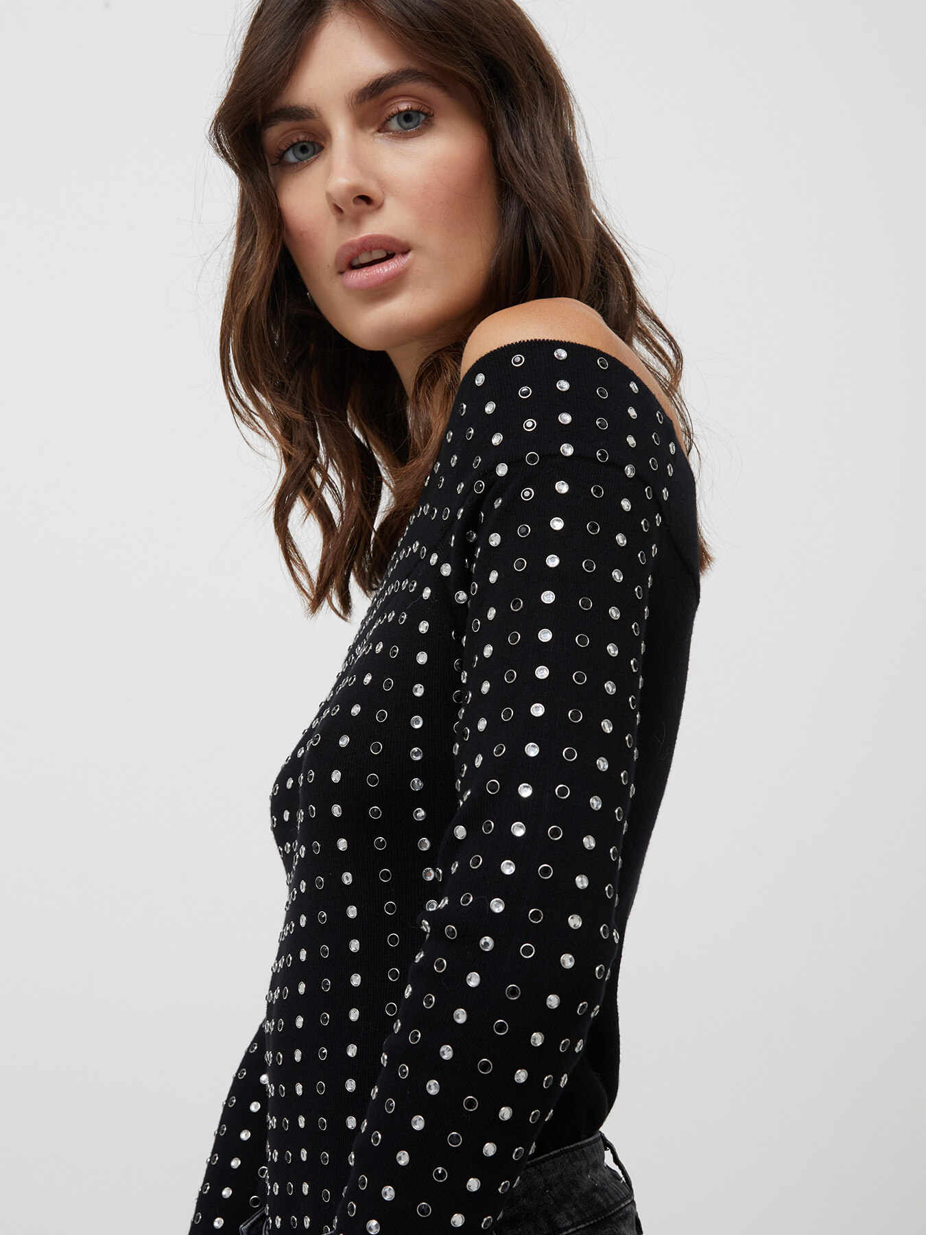 Off-shoulders sweater with studs image number 0