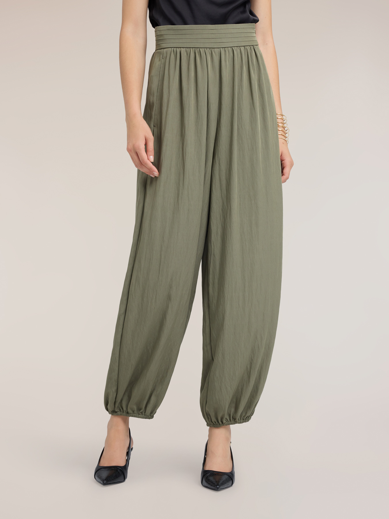 Pantaloni con drappeggio in twill image number 2