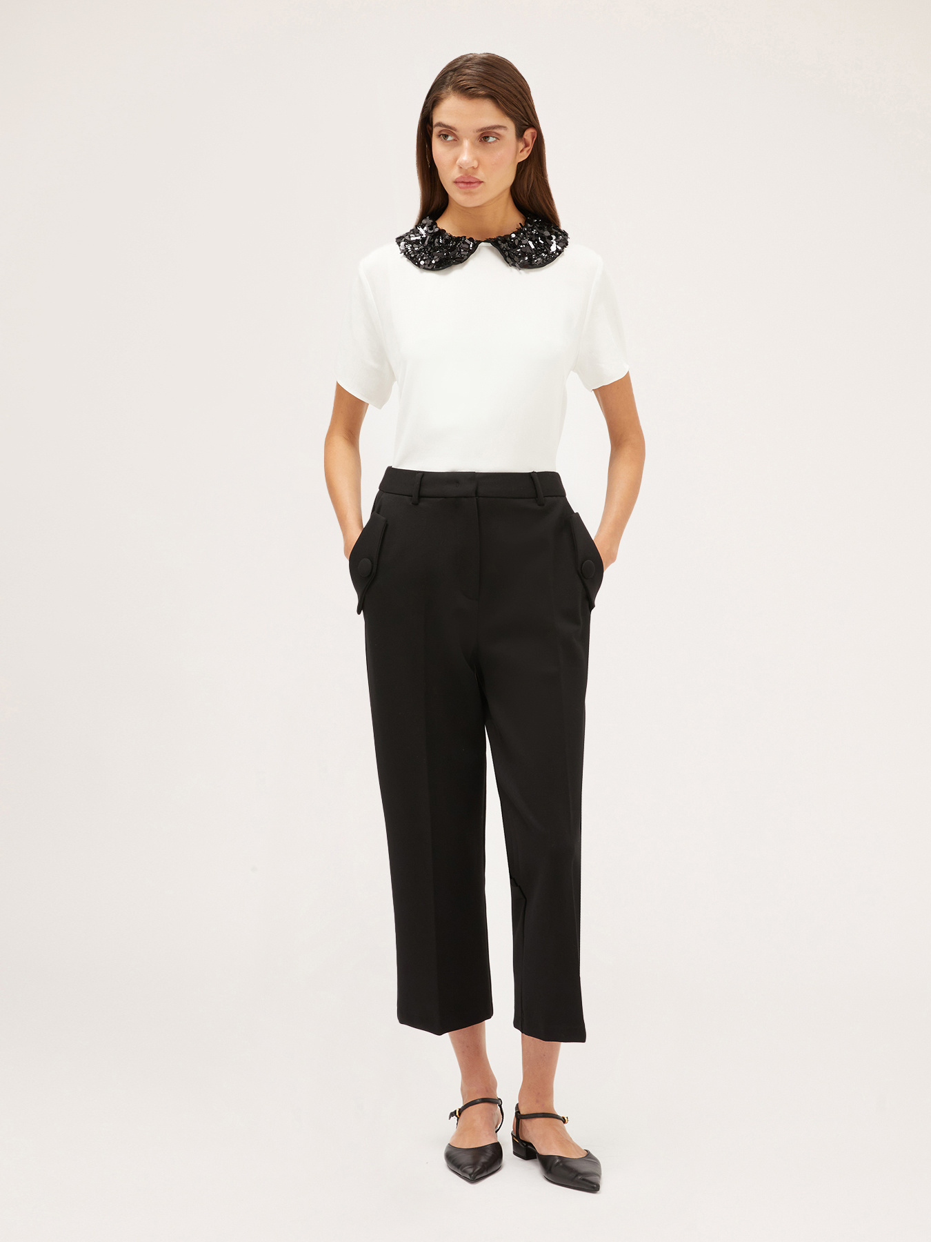 Bluse mit kurzen &Auml;rmeln und kleinem besticktem Kragen image number 2