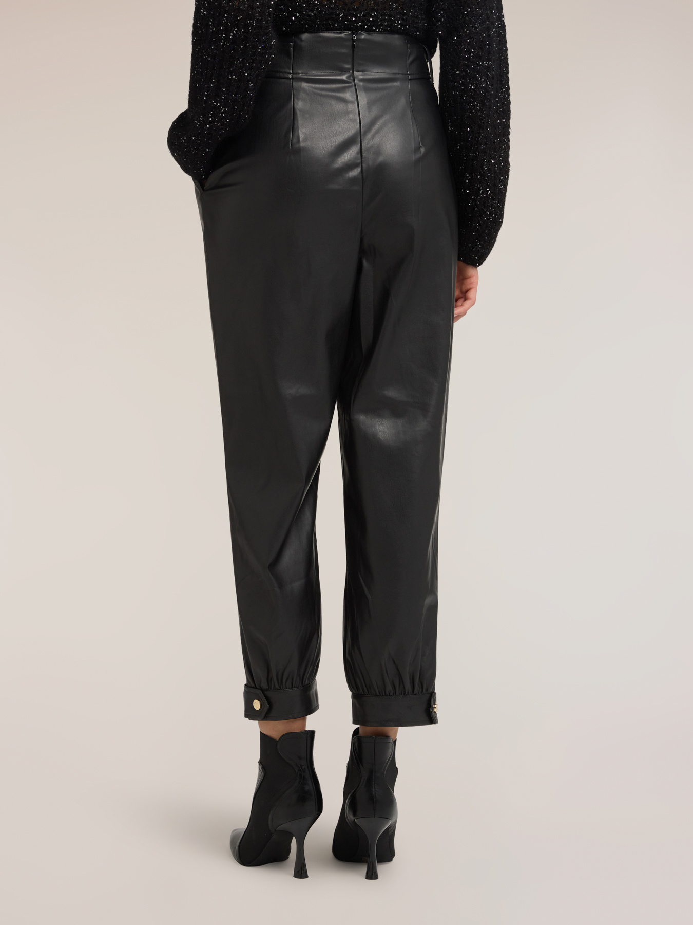 Carrot-fit pants with belt image number 1