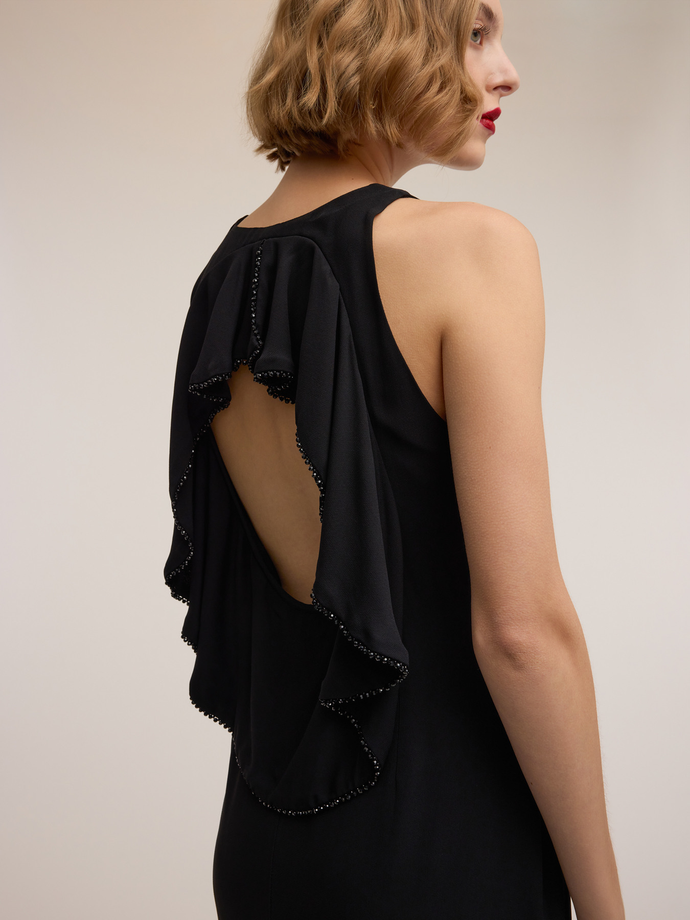 Long dress with back cut-out image number 4