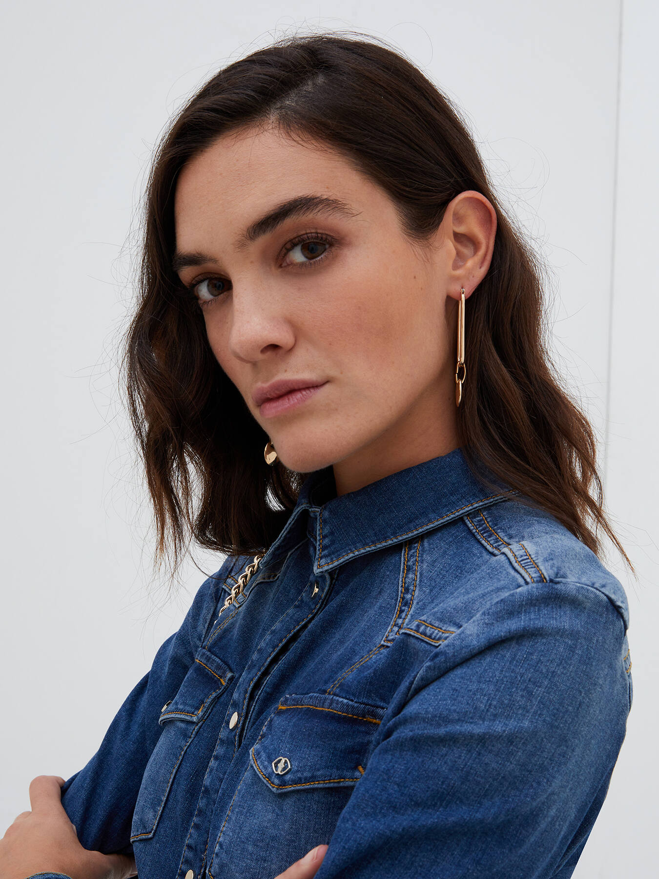 Orecchini lunghi con pendente image number 2