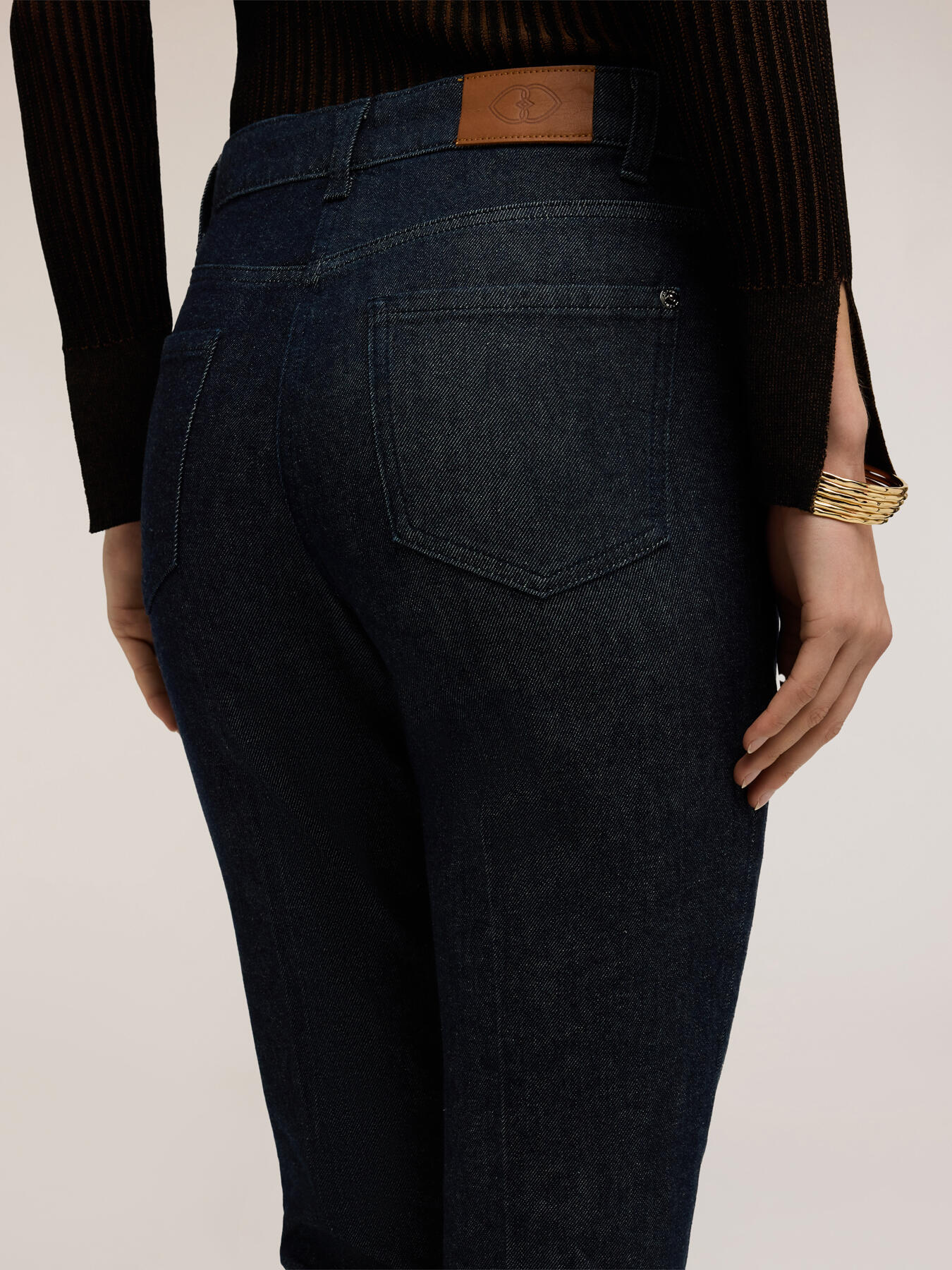 Jeans im Carrot-Fit aus Denim image number 2