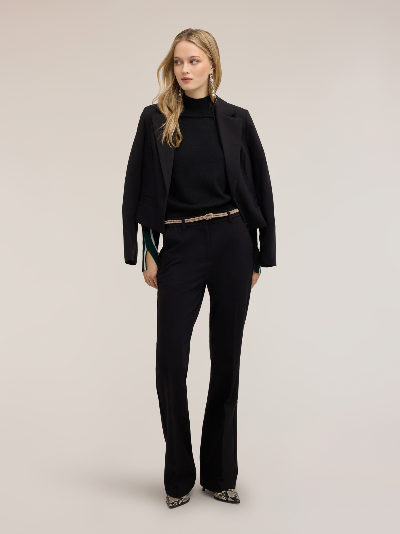 Blazer court avec revers image number 2