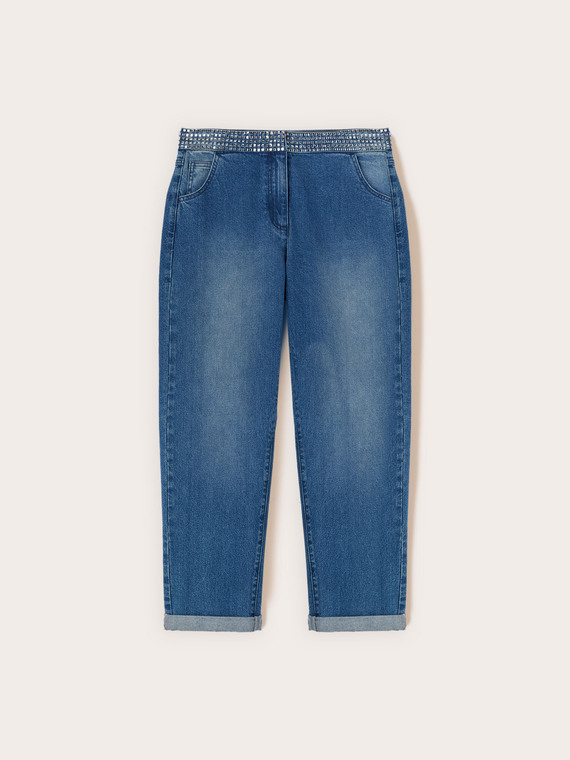 Boyfit jeans with jeweled belt
