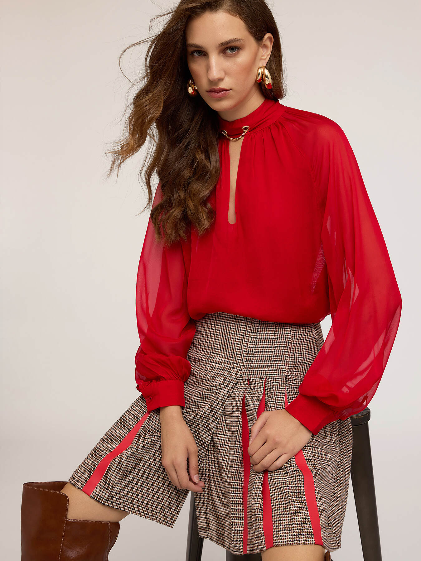 Blusa in chiffon con dettaglio metallico image number 3