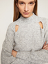 Maglia lupetto motivo cut-out image number 2
