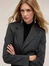 Blazer court &agrave; fines rayures The Tailoring Lab image number 3