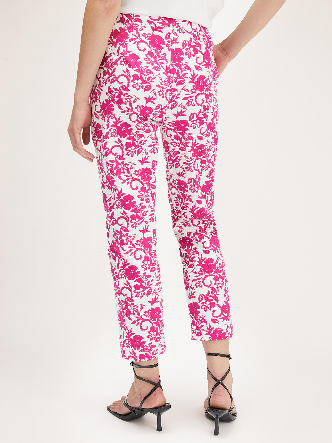 Pantalones regular con estampado floral image number 1