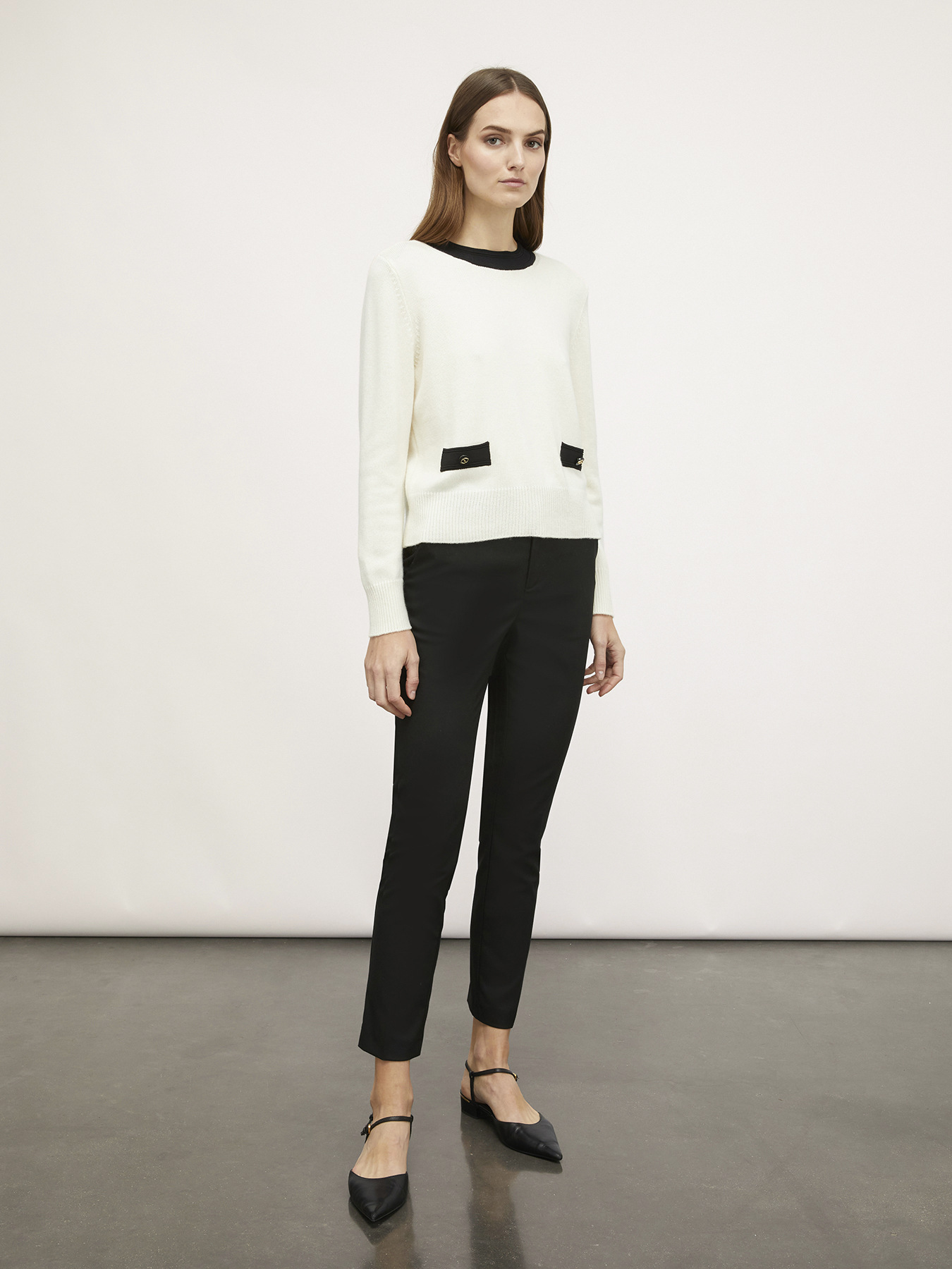 Pull avec boutonnage dans le dos image number 3