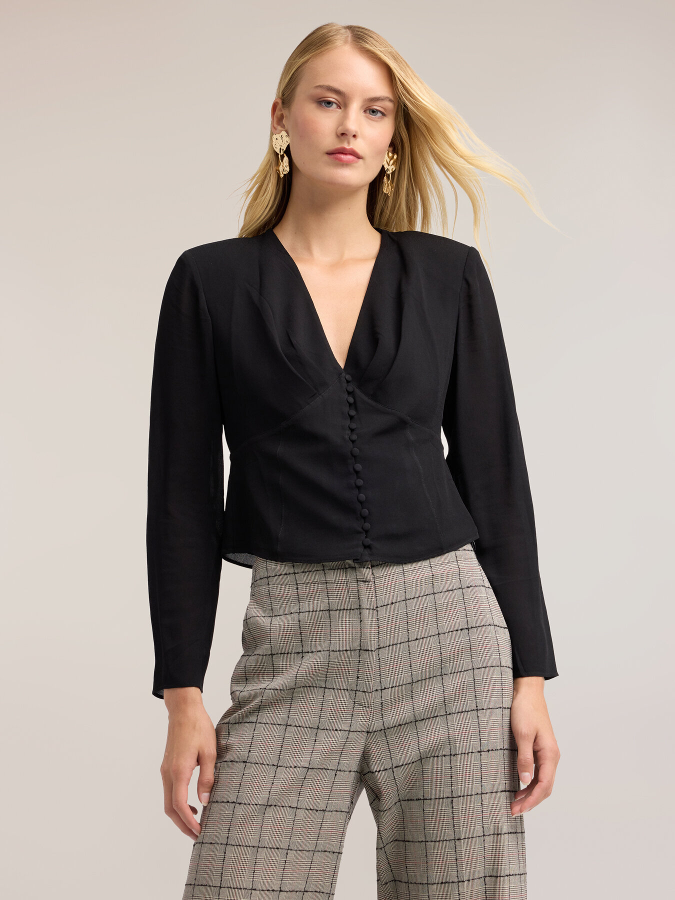 Cr&ecirc;pe de chine shirt with covered buttons image number 0