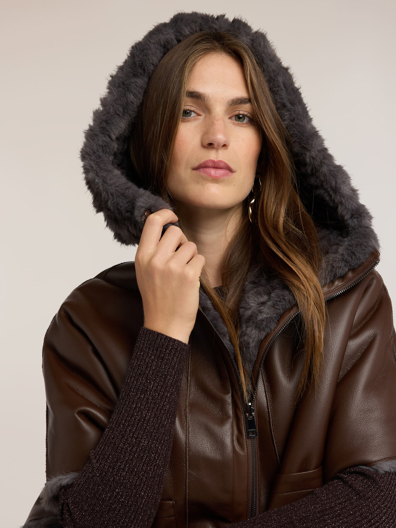 Reversible hooded jacket with zip image number 3