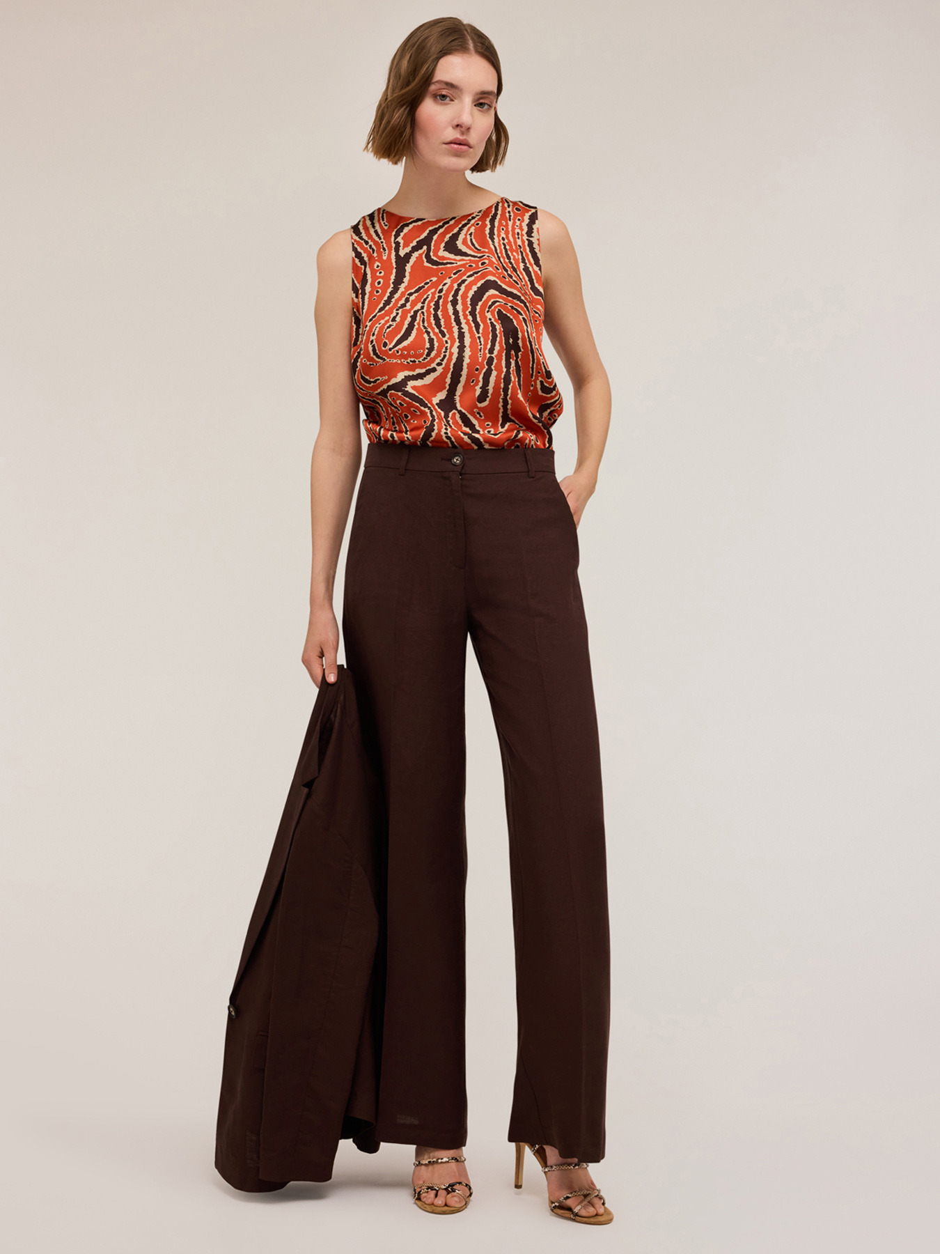 Weich fallendes bedrucktes Top mit Schlitz hinten image number 0