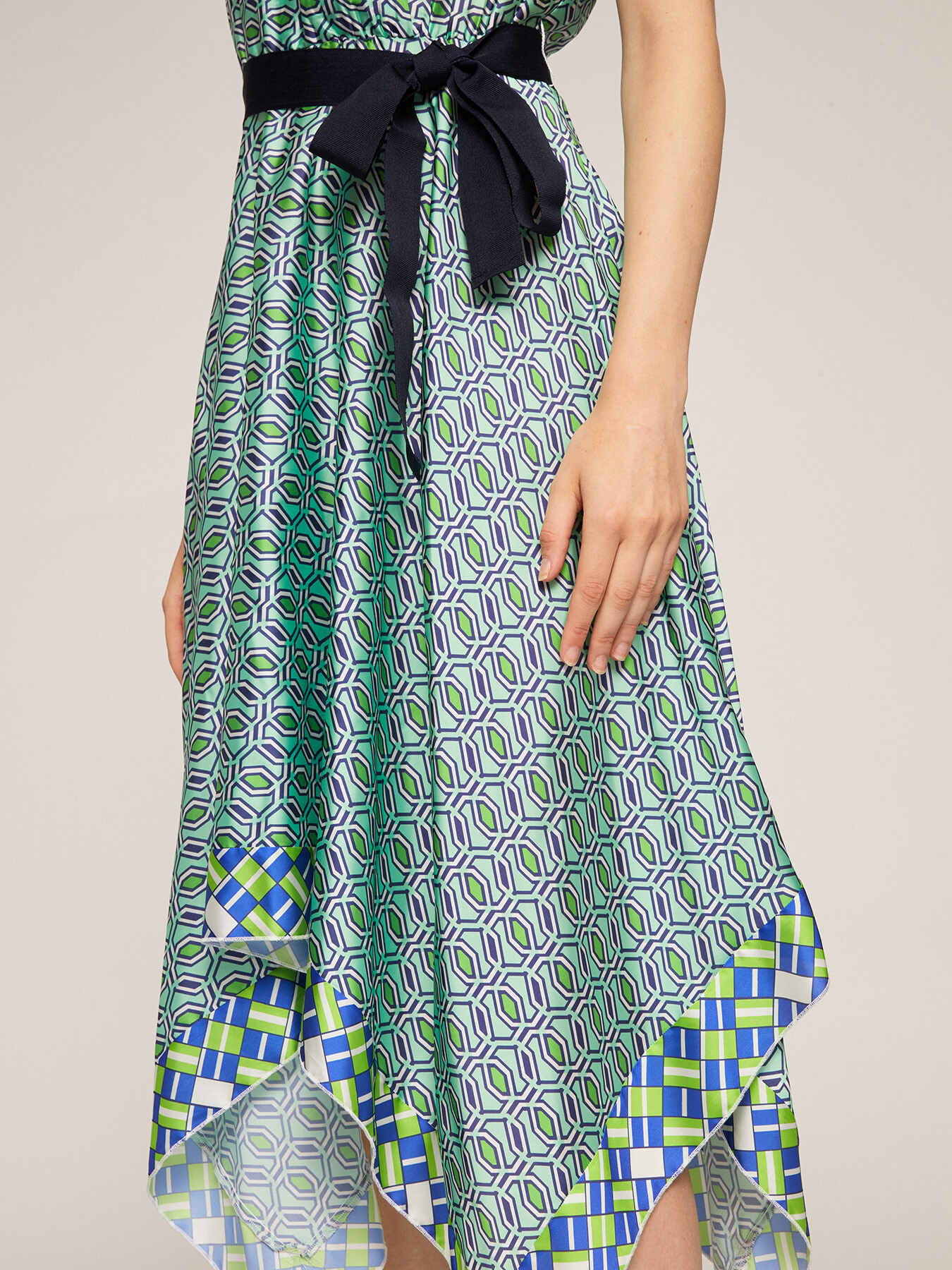 Rochie cu imprimeu geometric image number 2