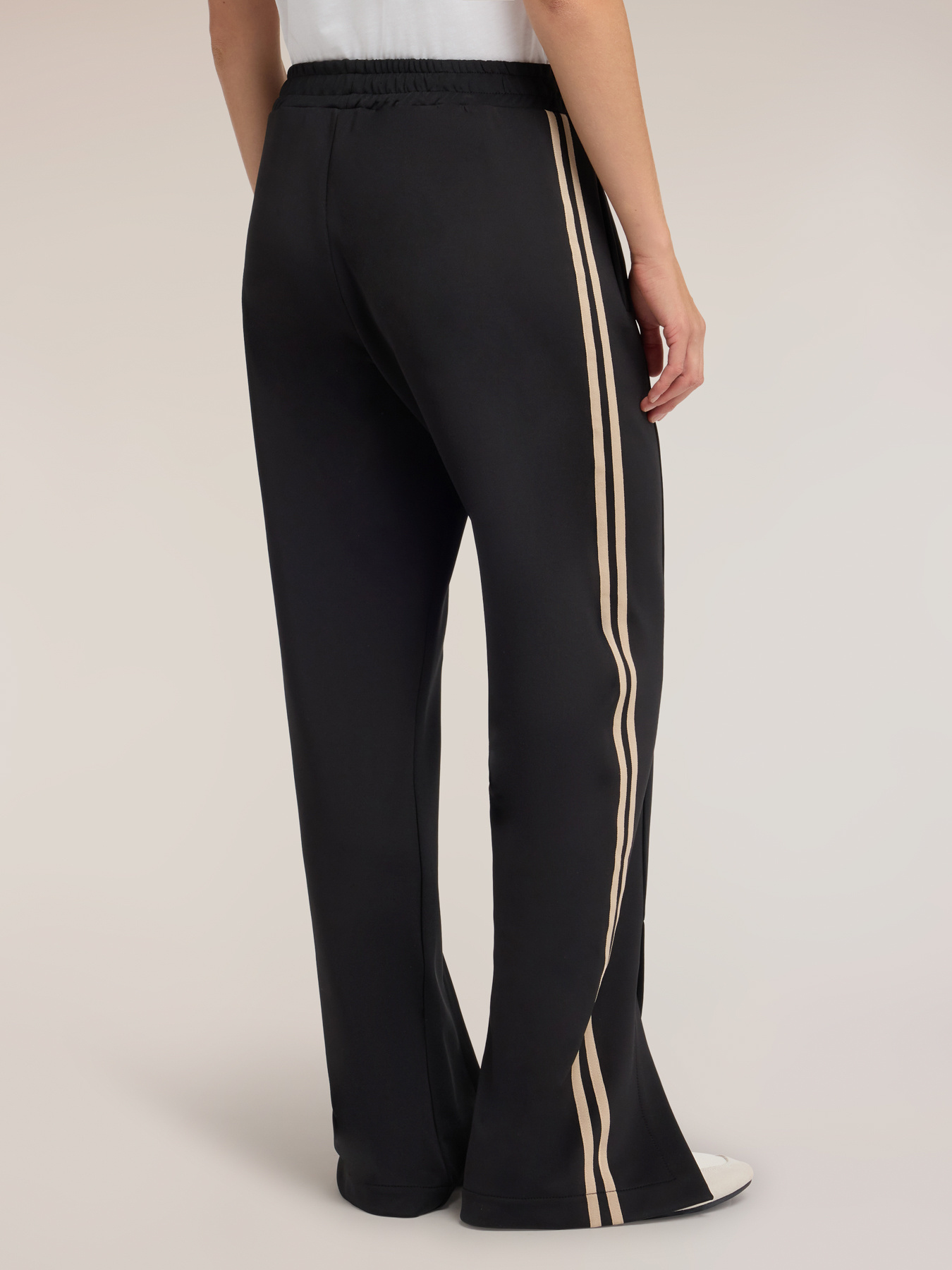 Palazzo pants with contrasting side bands image number 1