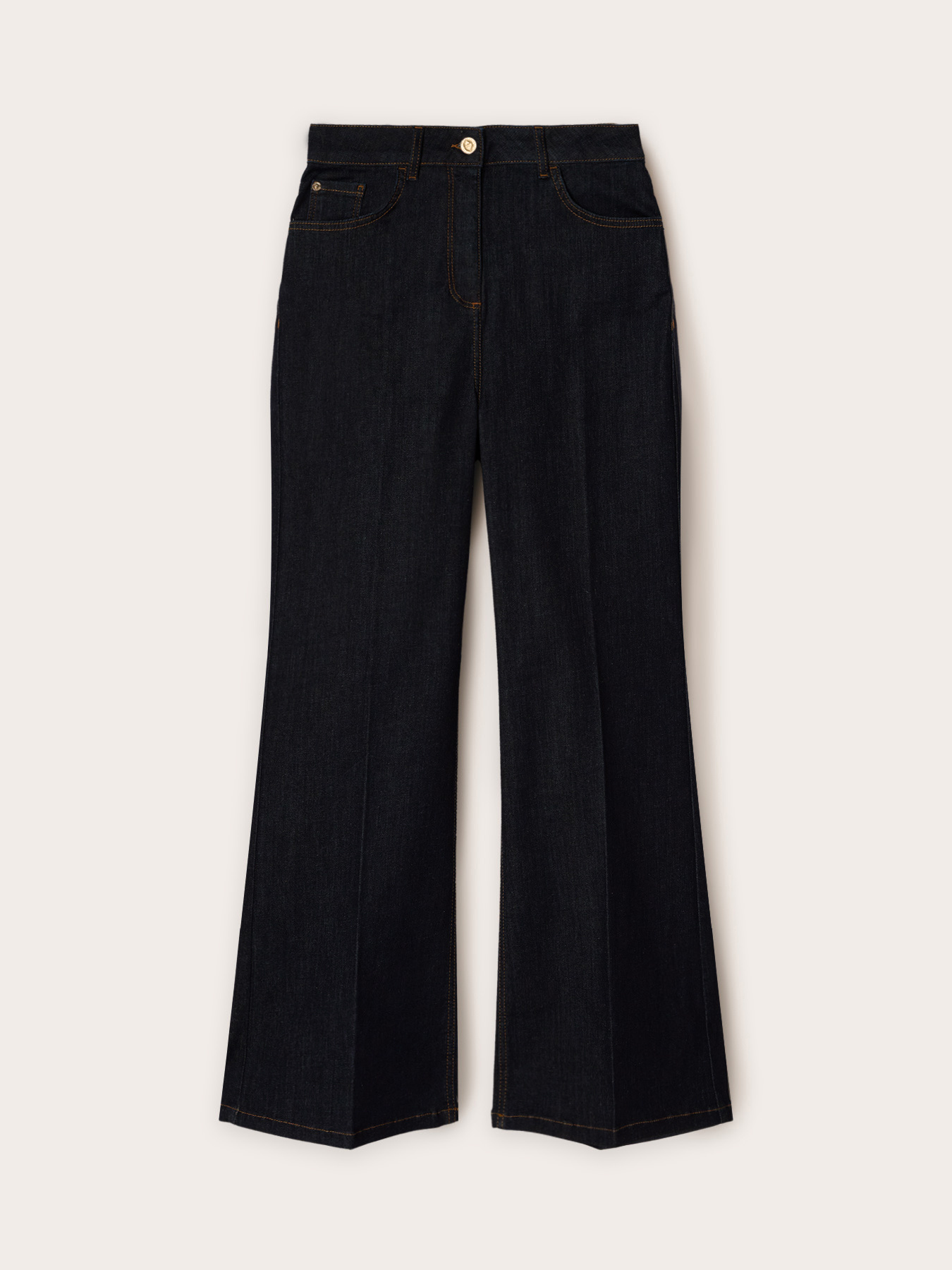Lila model wide leg jeans image number 4