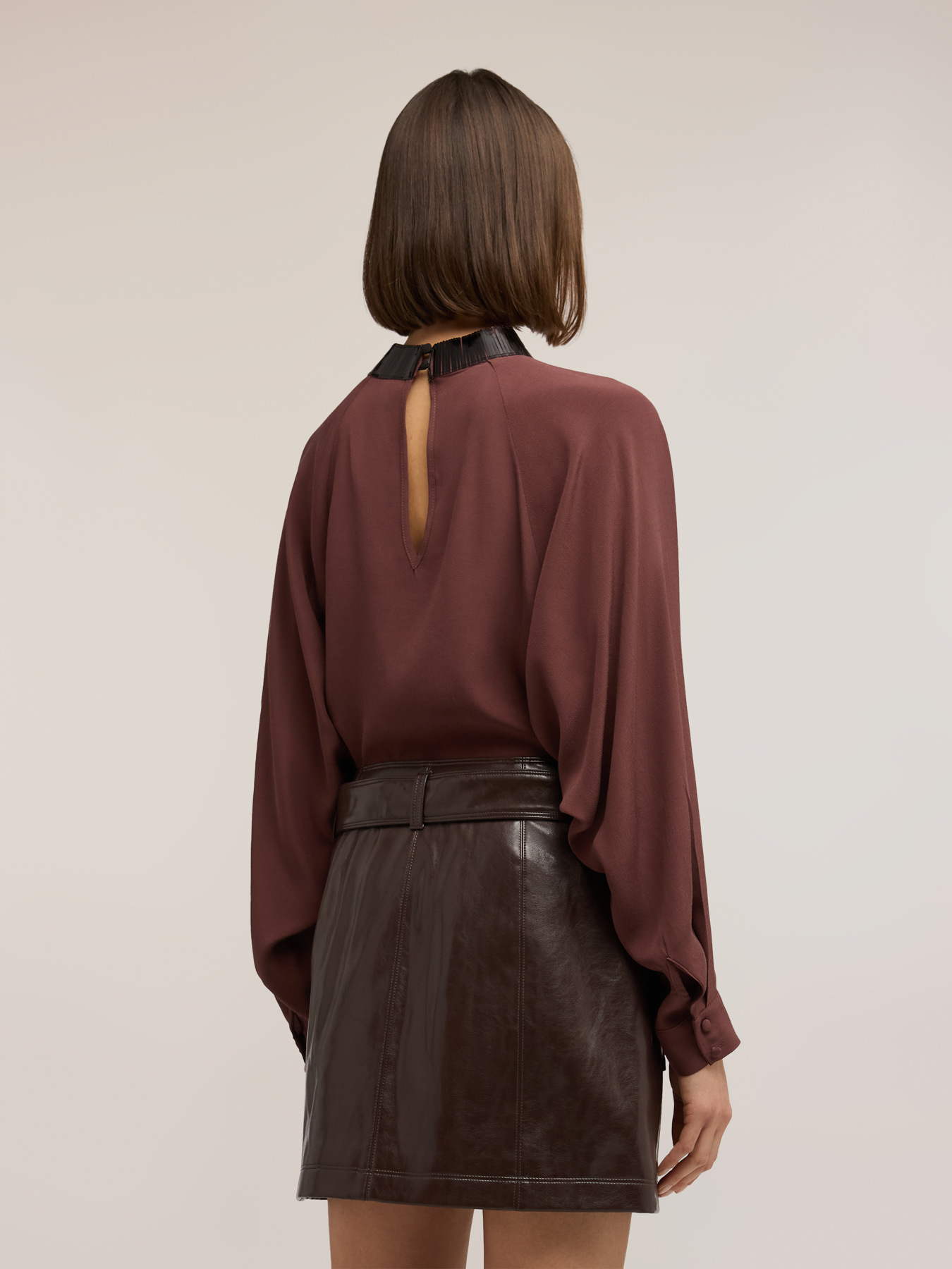 Fluid blouse with embroidered collar image number 1