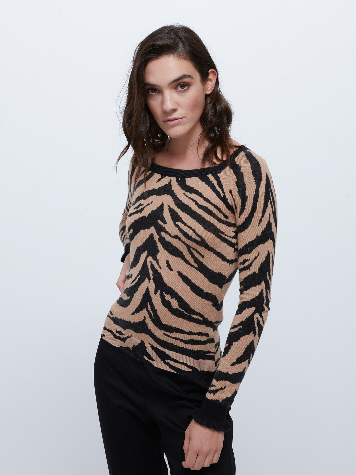 Zebra pattern jacquard sweater image number 0