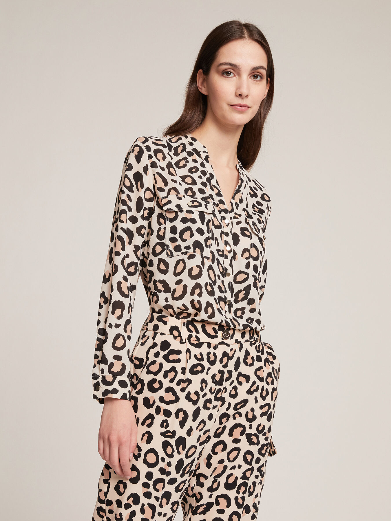 Chemise &agrave; col tunisien &agrave; motif animalier image number 0