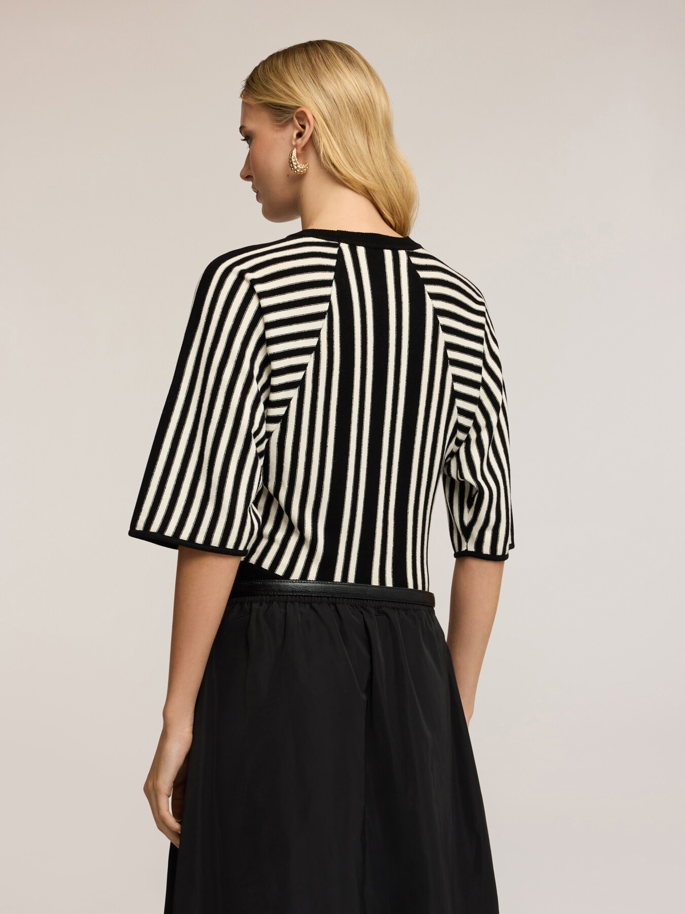 Striped short-sleeve shirt image number 1
