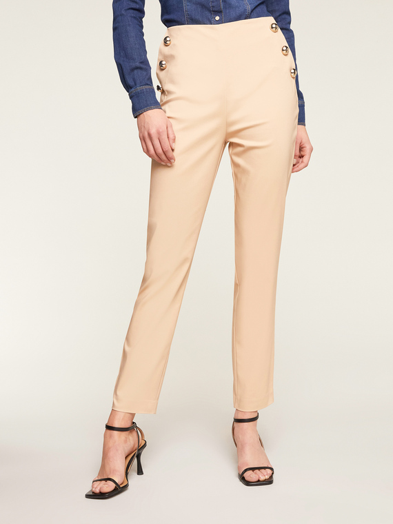 Pantalon skinny avec détail de boutons latéraux